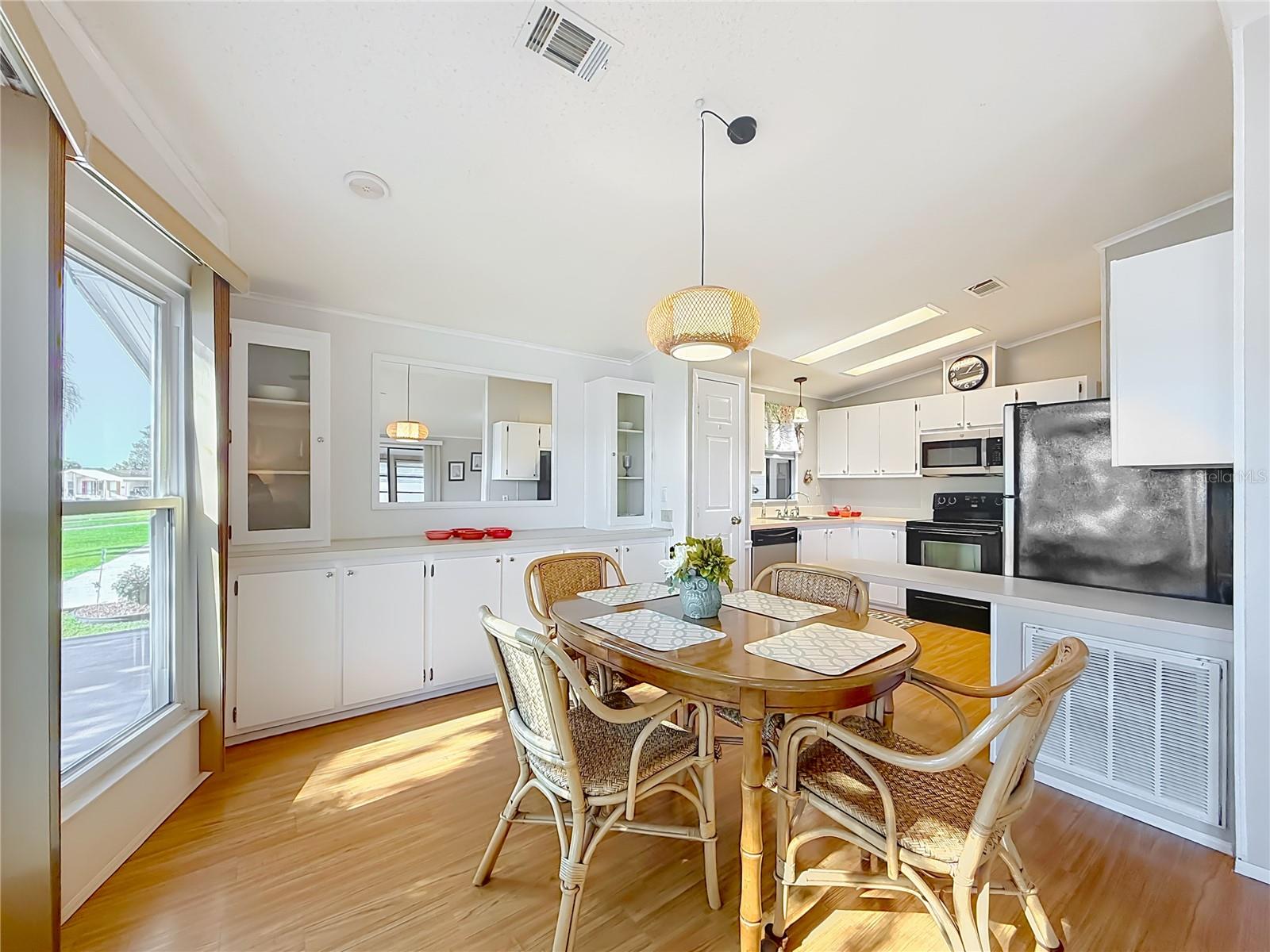 LADY LAKE ORANGE BLOSSOM GARDENS UNIT 08 - Residential