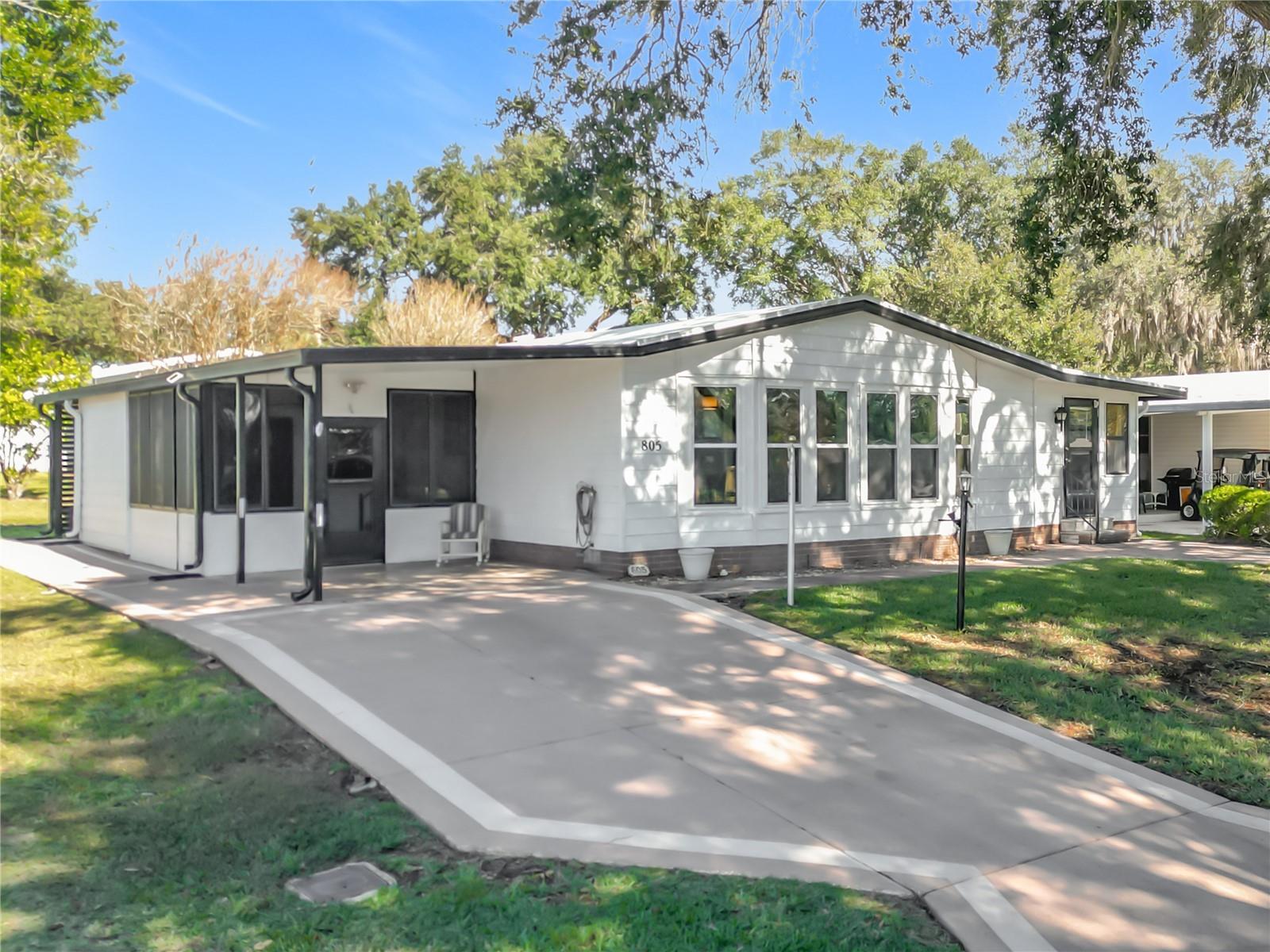 LADY LAKE ORANGE BLOSSOM GARDENS UNIT 08 - Residential