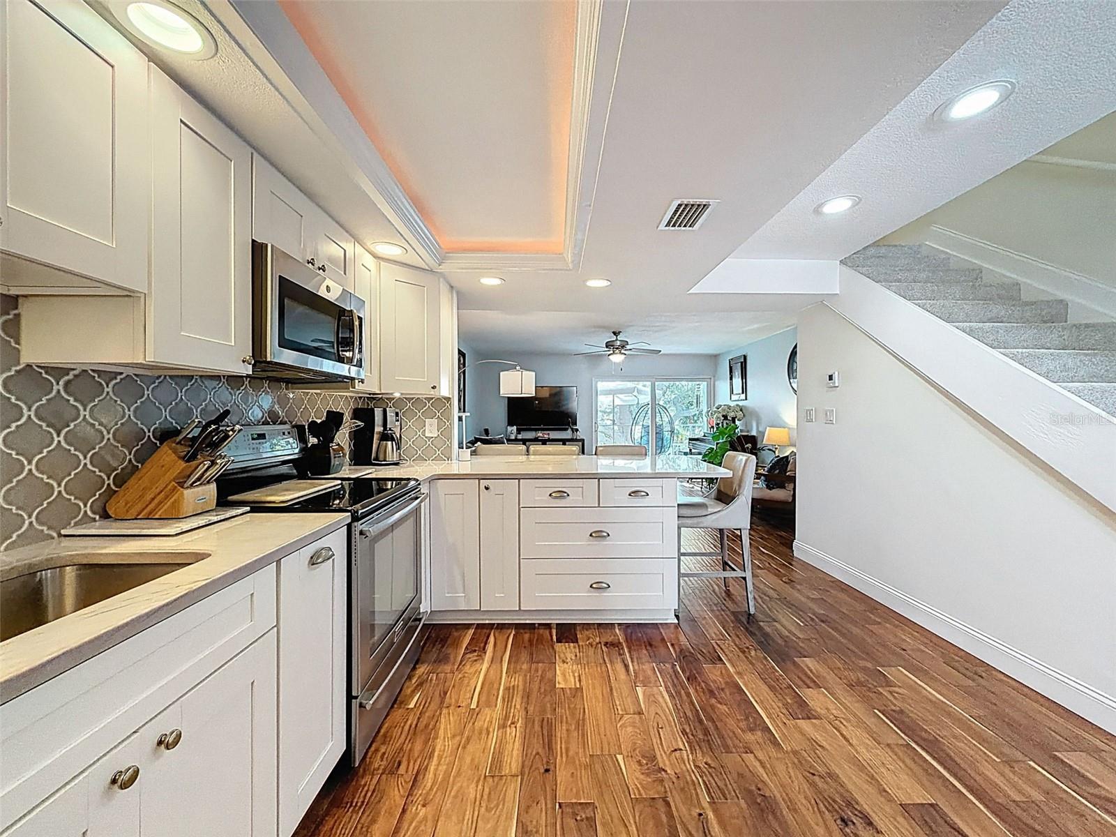 SOUTH PAULA POINT CONDO - Residential