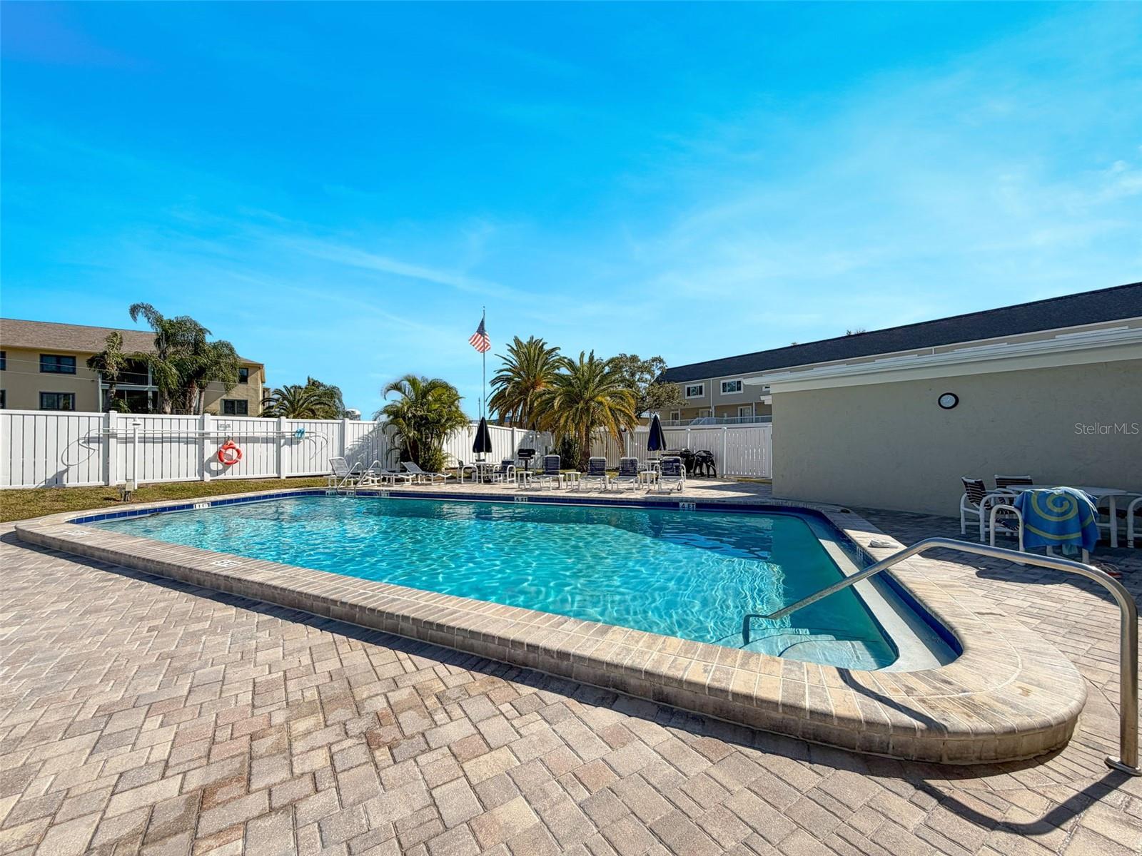 SOUTH PAULA POINT CONDO - Residential