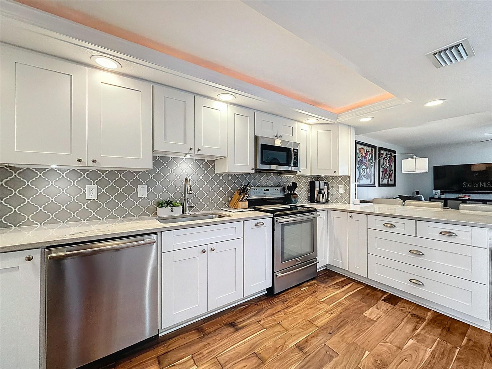 SOUTH PAULA POINT CONDO - Residential