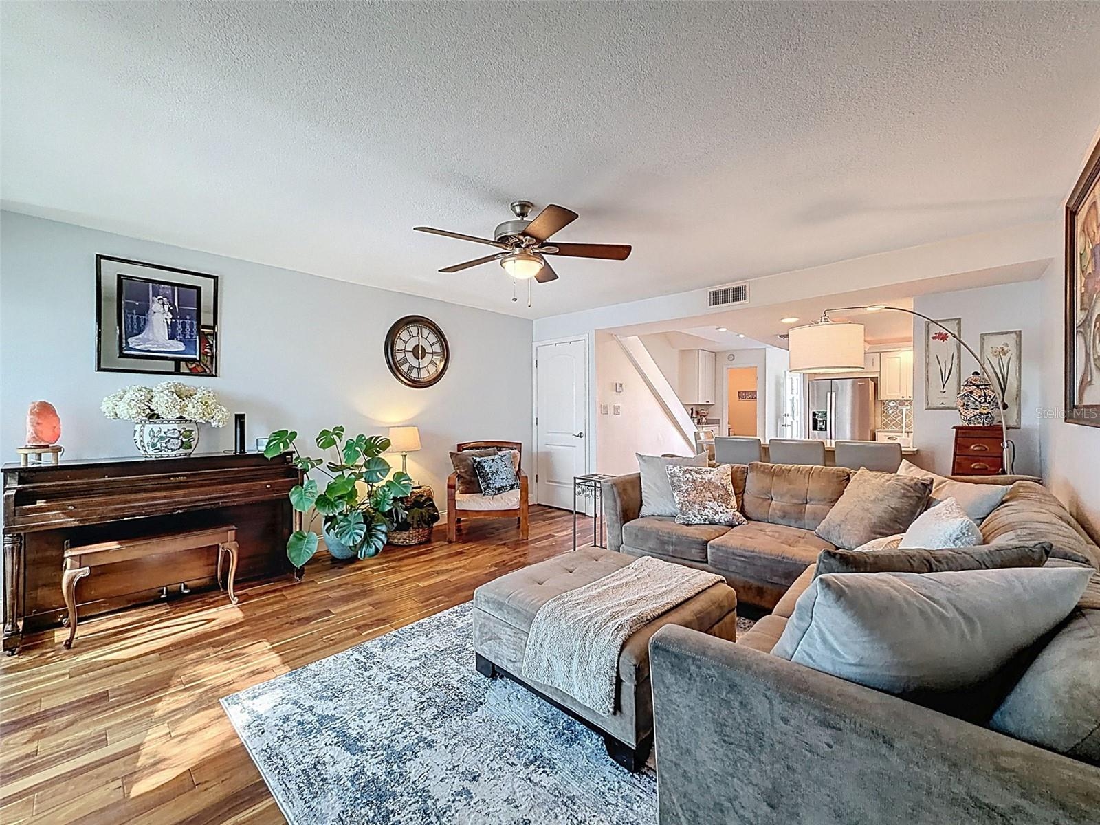 SOUTH PAULA POINT CONDO - Residential