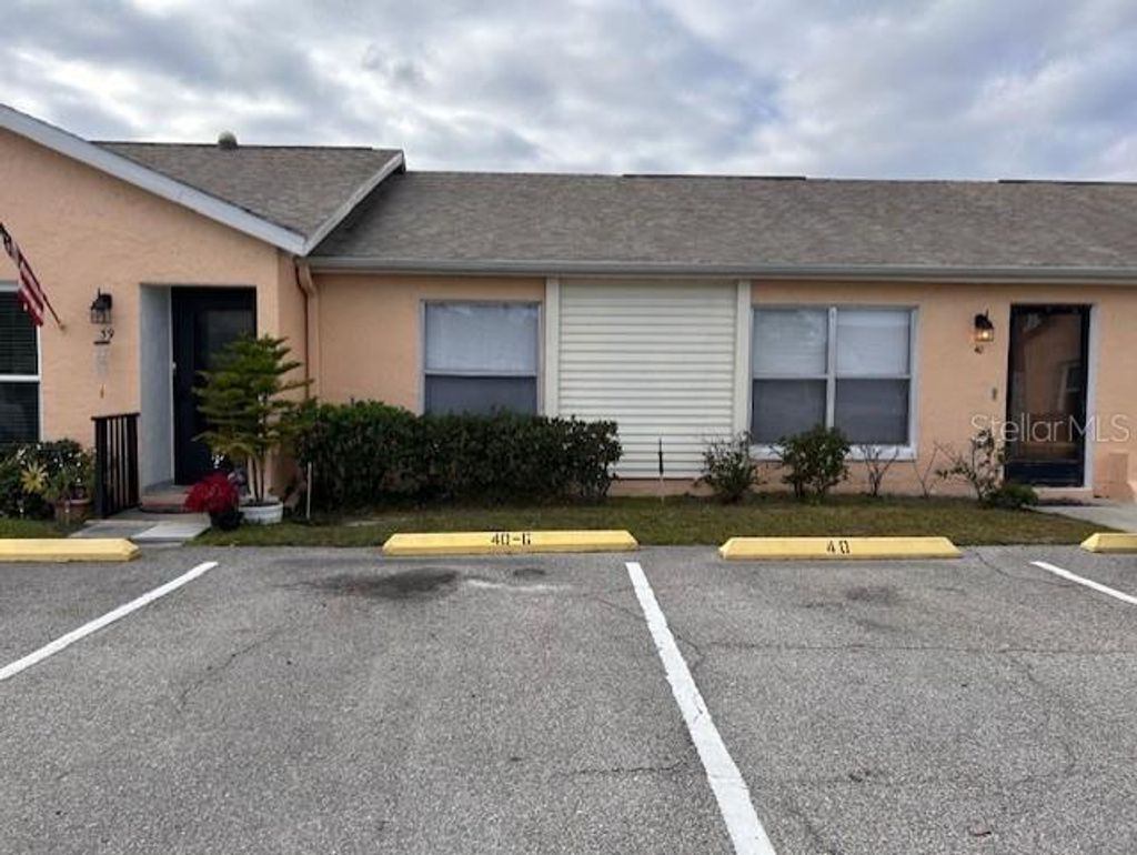 Photo of 40 E Country Cove Way, Kissimmee, FL 34743 (MLS # S5140949)