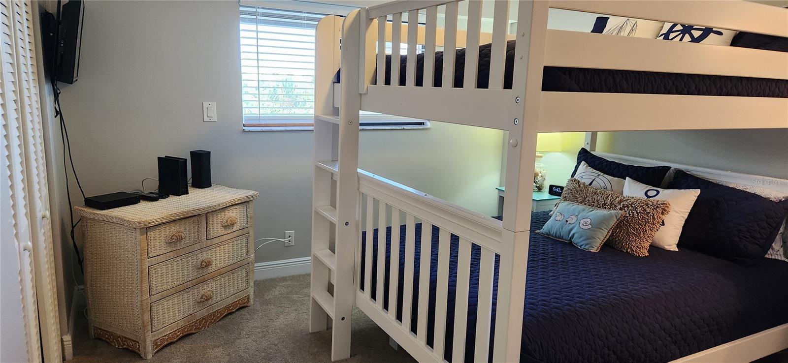 ANCHOR COVE 1 CONDO - Residential Lease