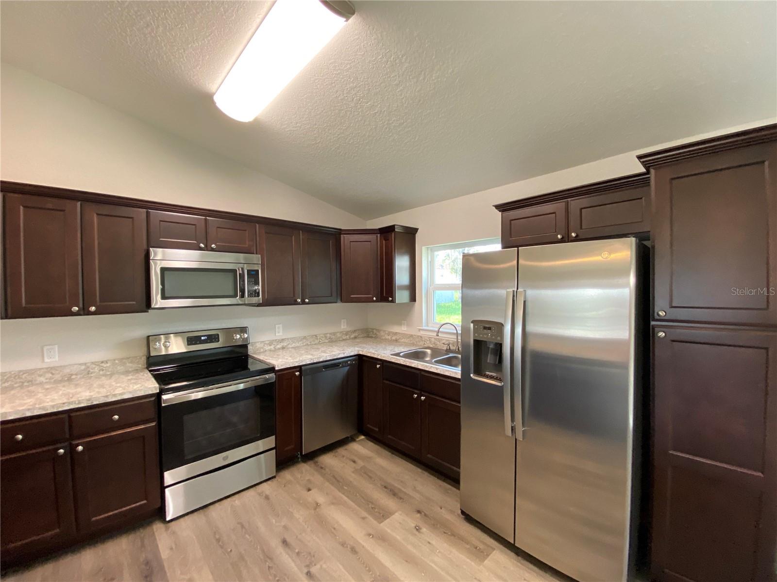 SILVER SPGS SHORES UN 19 - Residential Lease