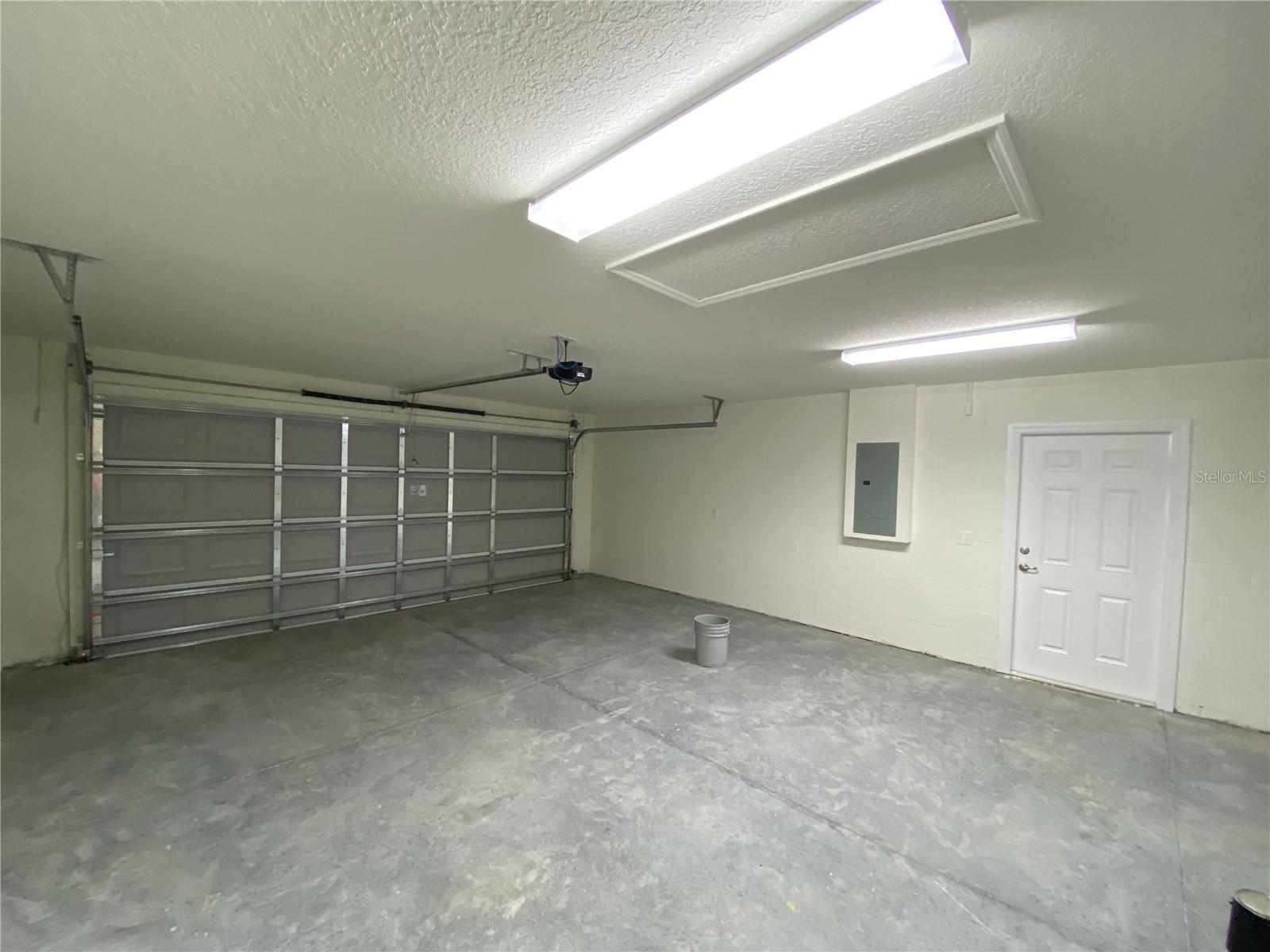 SILVER SPGS SHORES UN 19 - Residential Lease