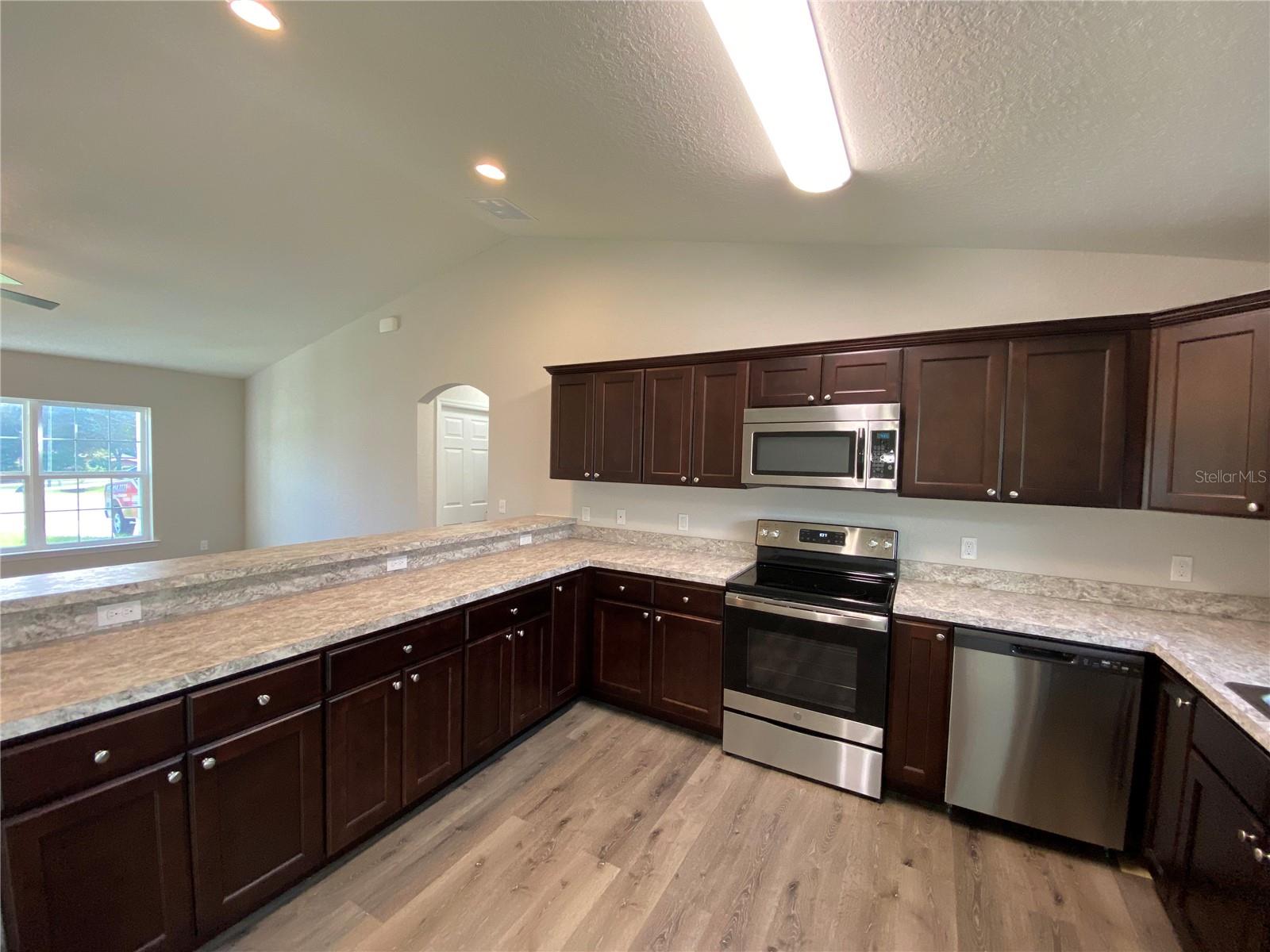 SILVER SPGS SHORES UN 19 - Residential Lease