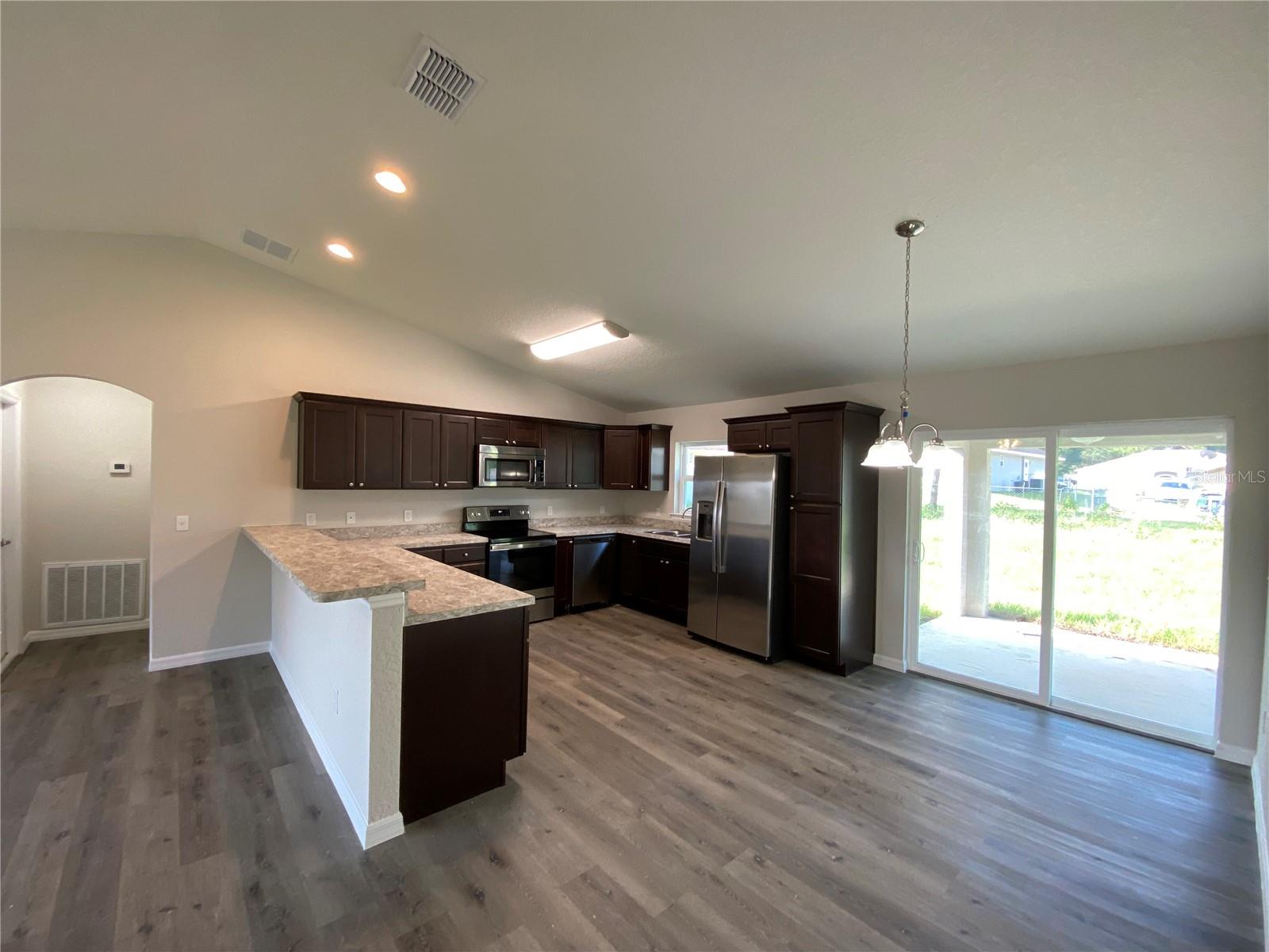 SILVER SPGS SHORES UN 19 - Residential Lease