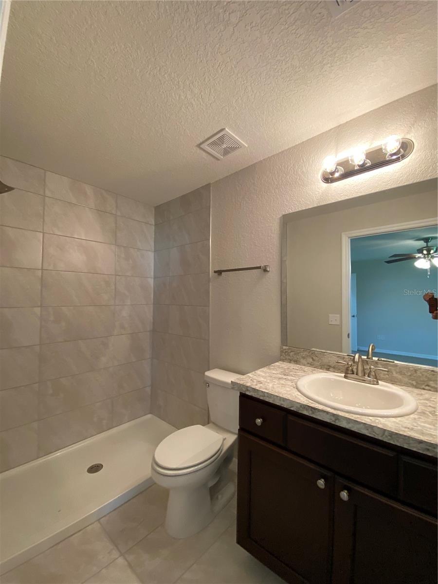 SILVER SPGS SHORES UN 19 - Residential Lease