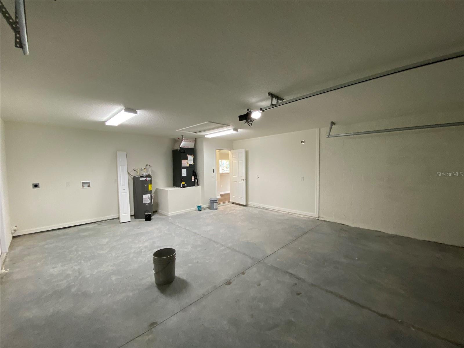 SILVER SPGS SHORES UN 19 - Residential Lease