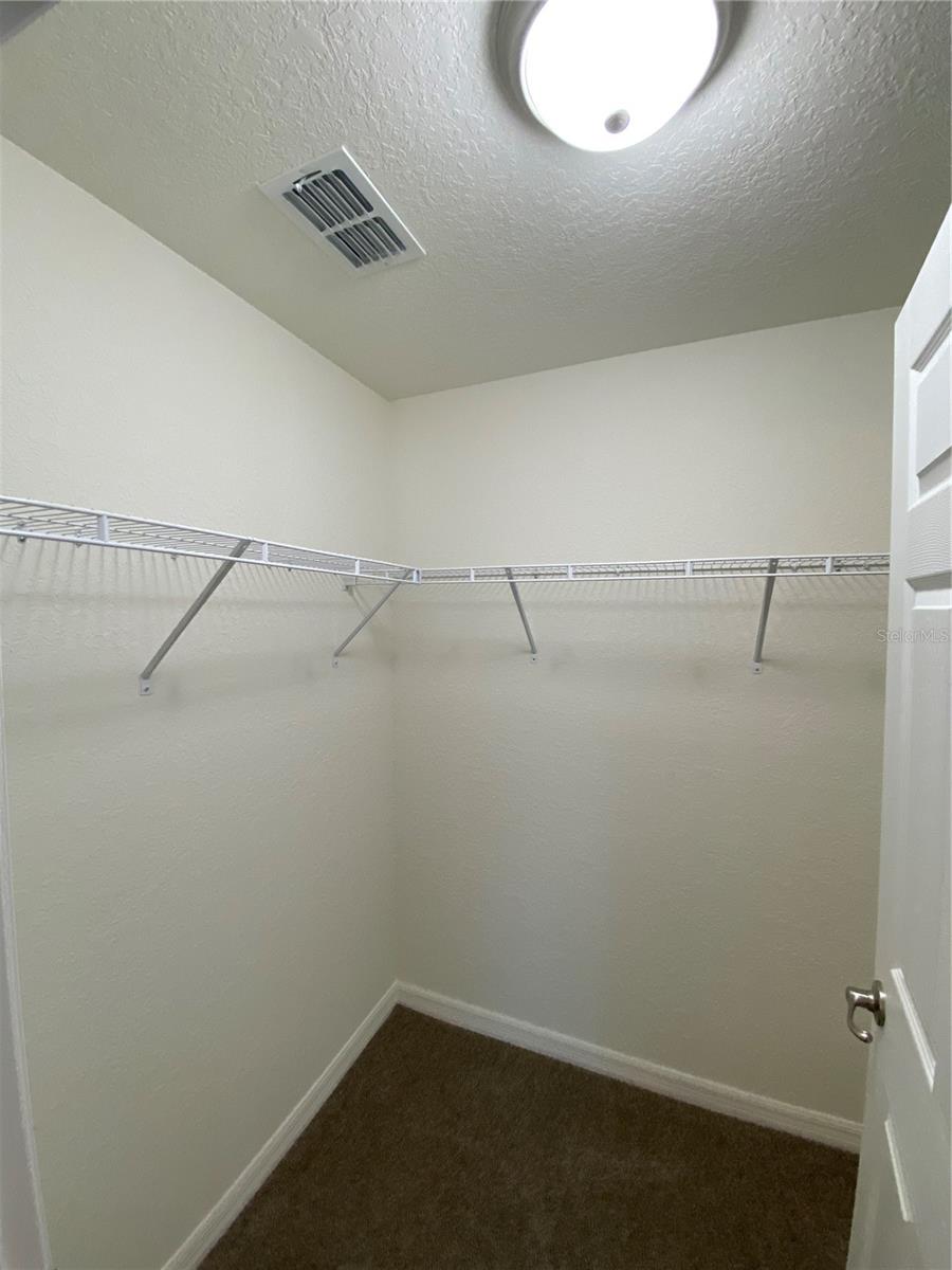 SILVER SPGS SHORES UN 19 - Residential Lease