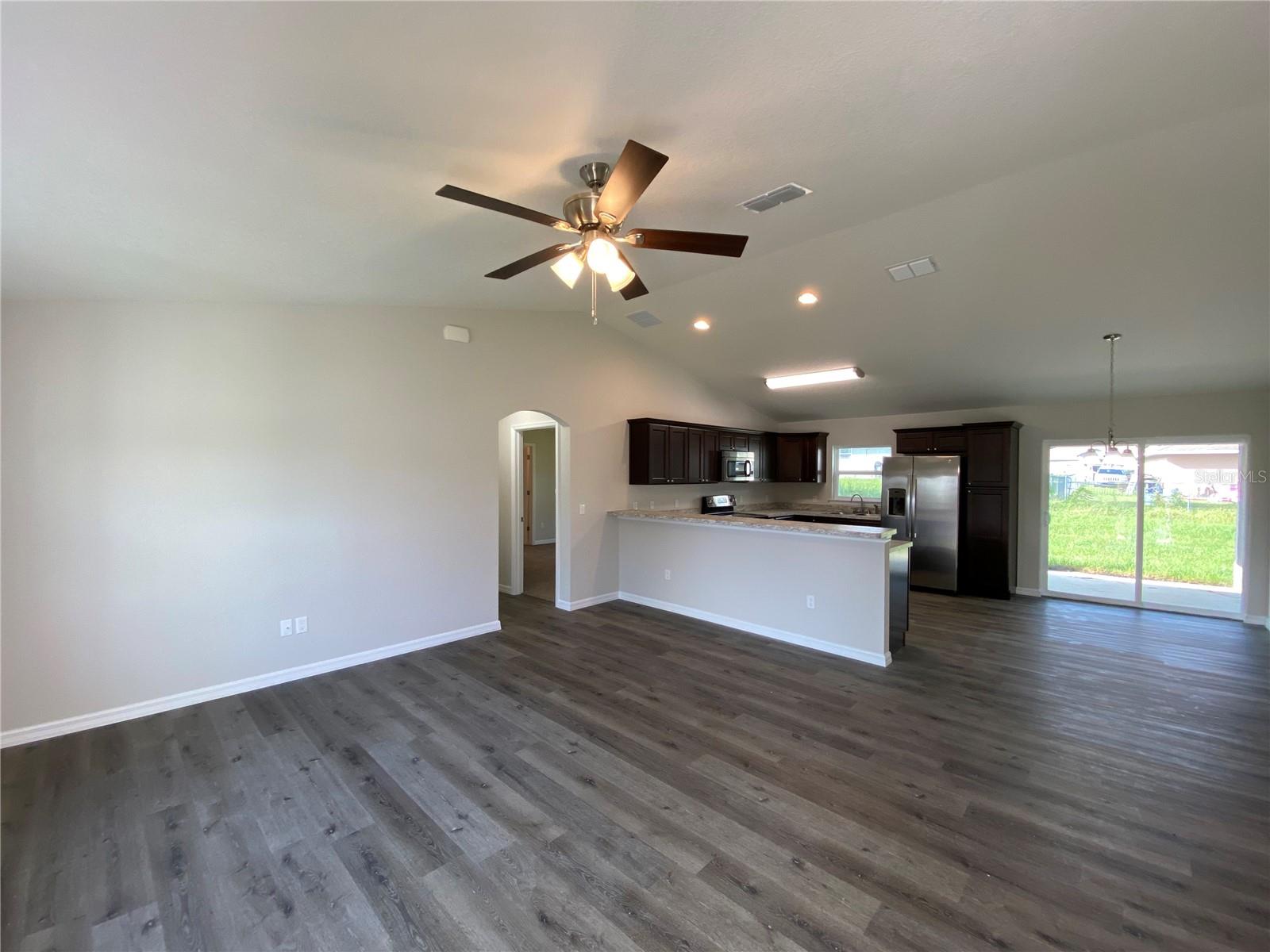 SILVER SPGS SHORES UN 19 - Residential Lease