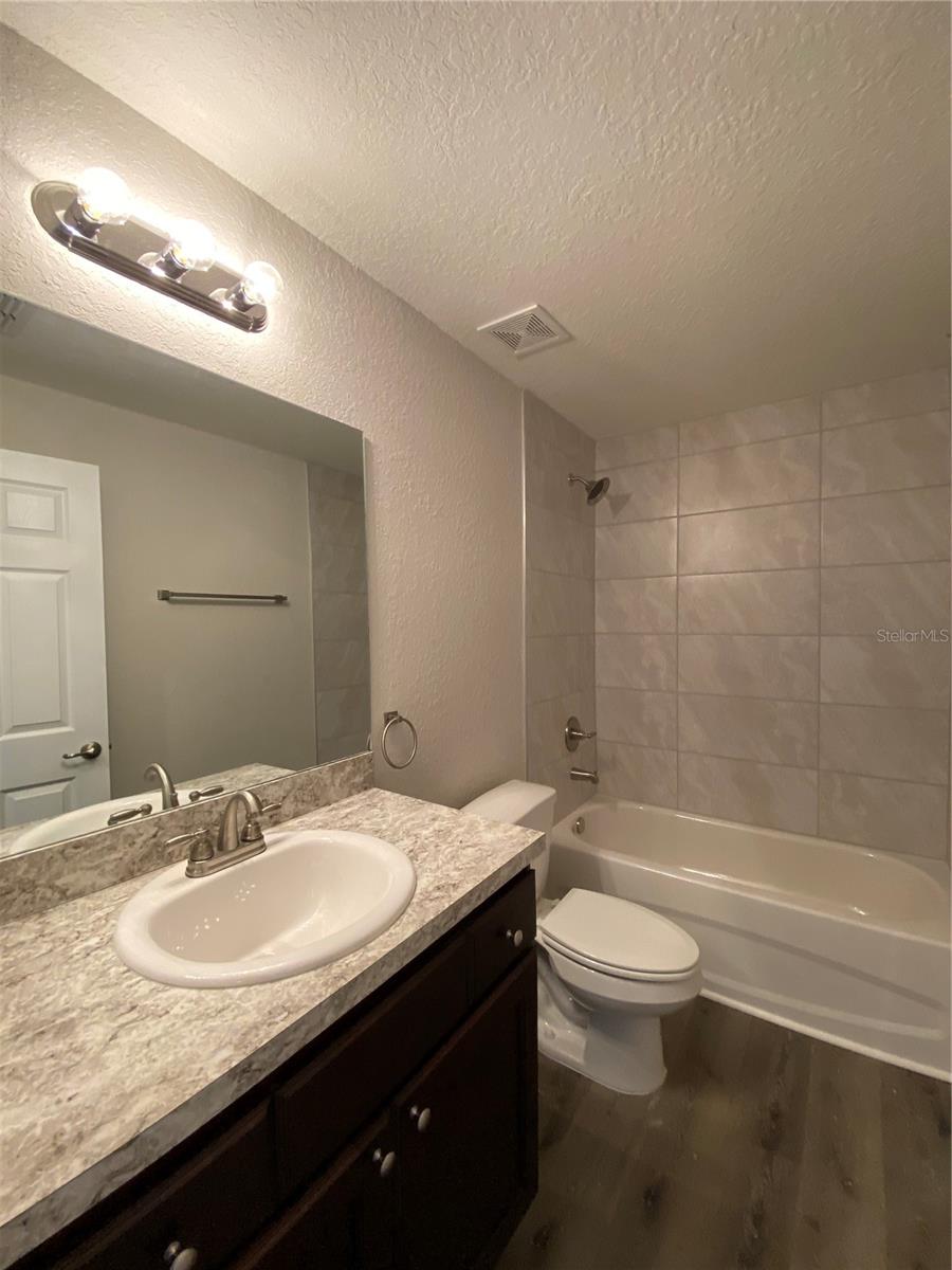 SILVER SPGS SHORES UN 19 - Residential Lease