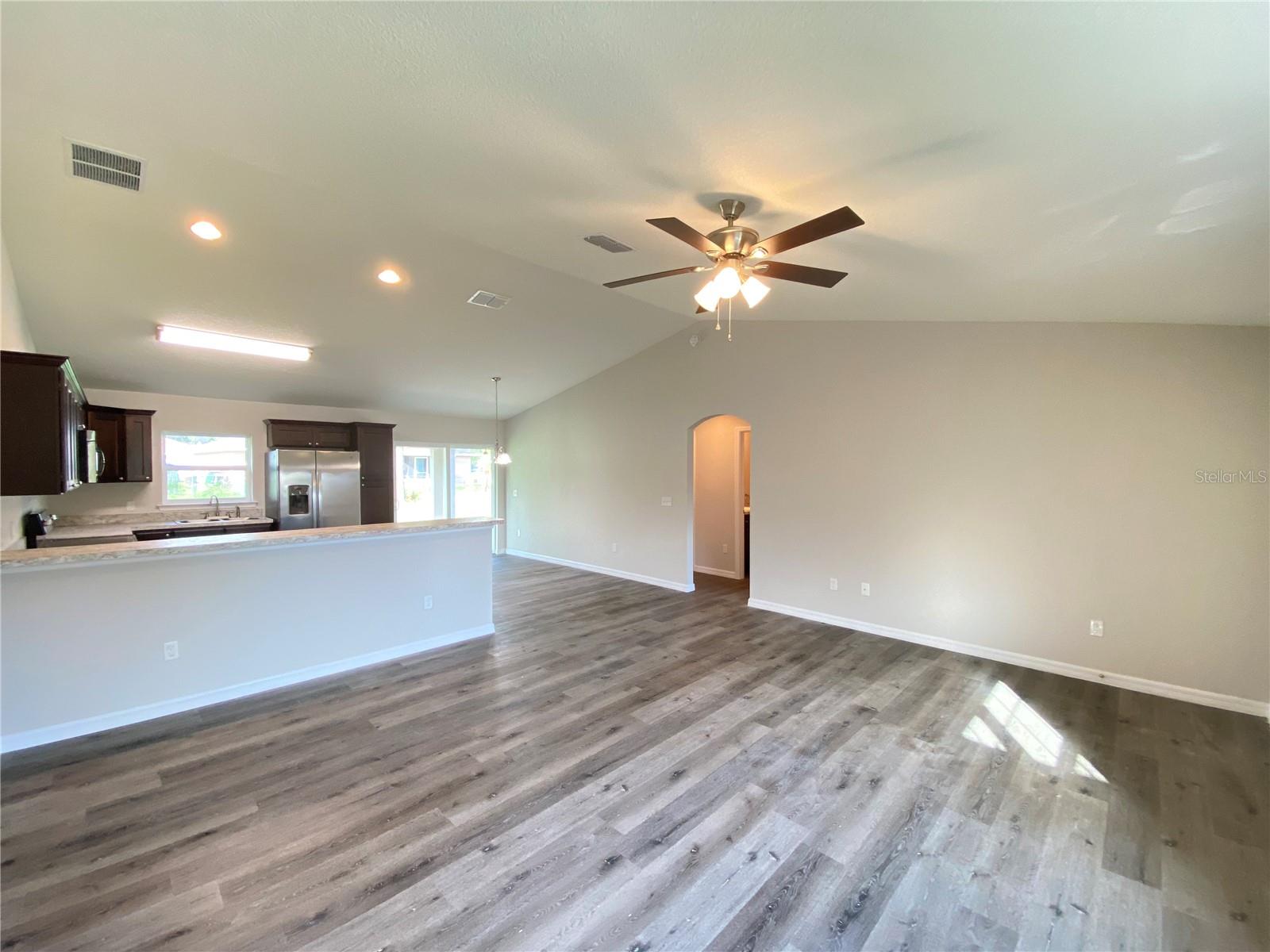 SILVER SPGS SHORES UN 19 - Residential Lease