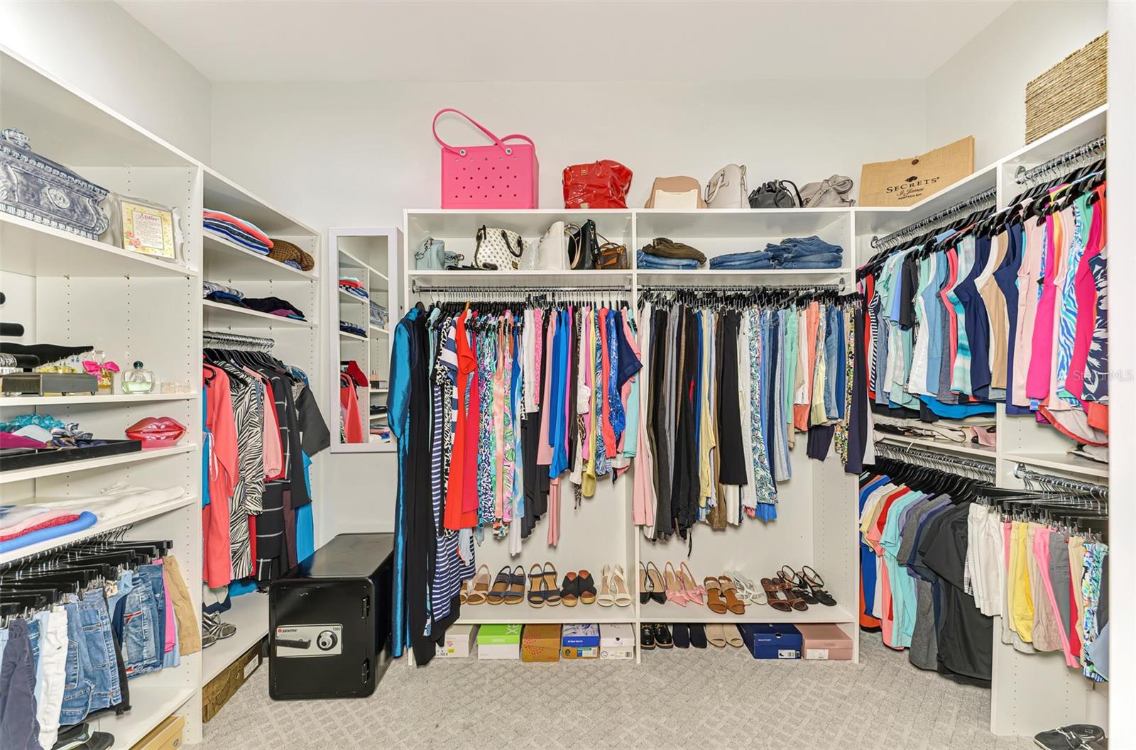 RIVERWOOD - Residential