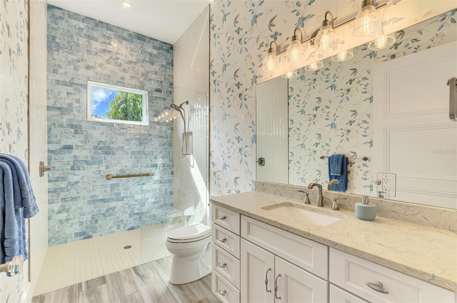 RIVERWOOD - Residential