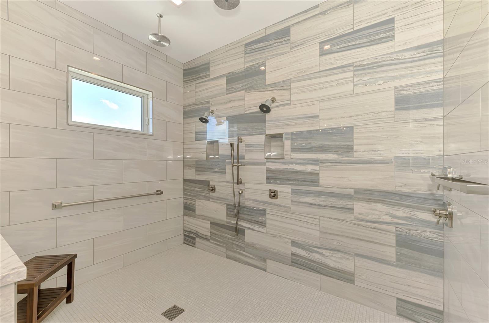 RIVERWOOD - Residential