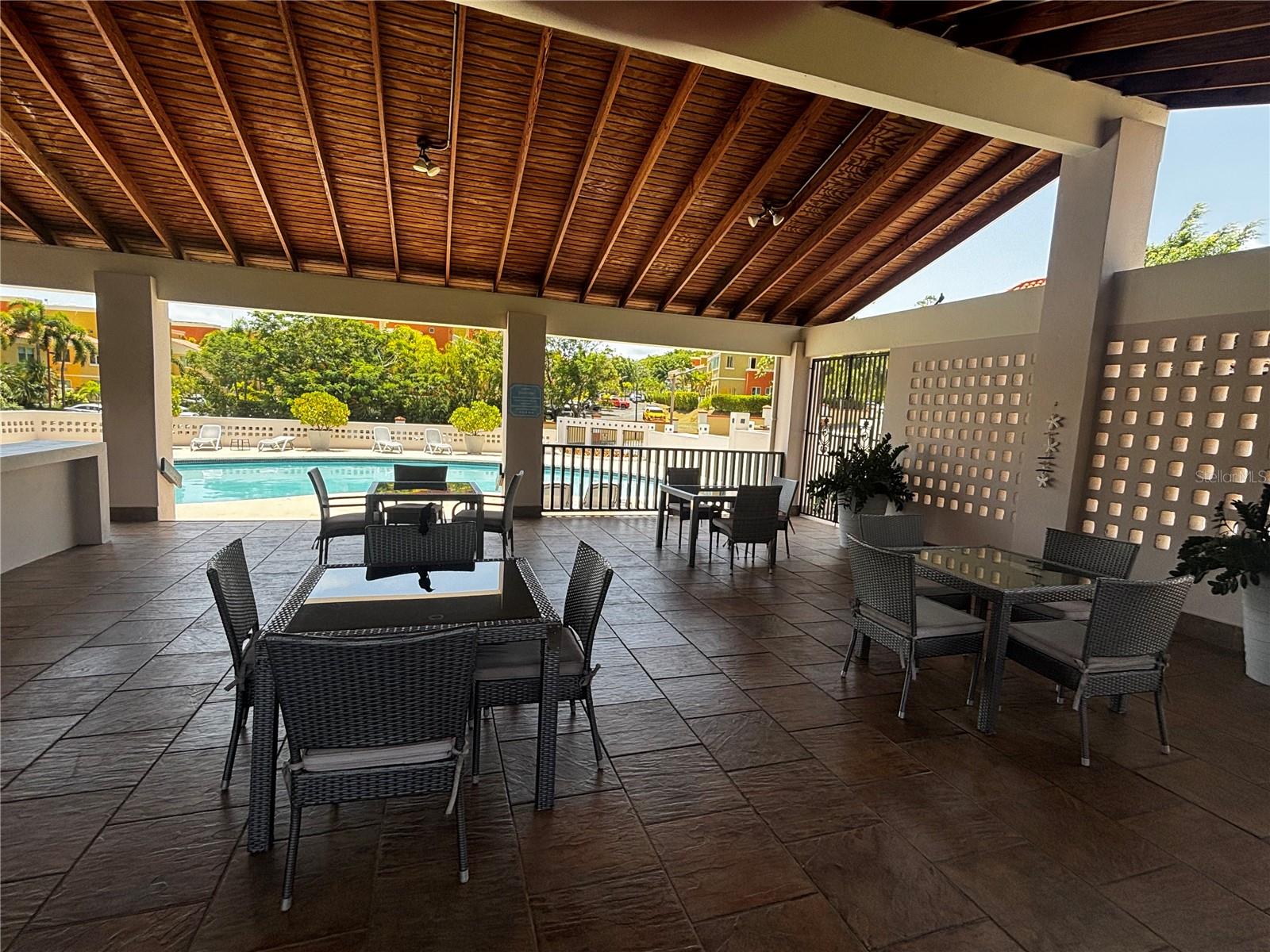 CANDELERO ABAJO - Residential