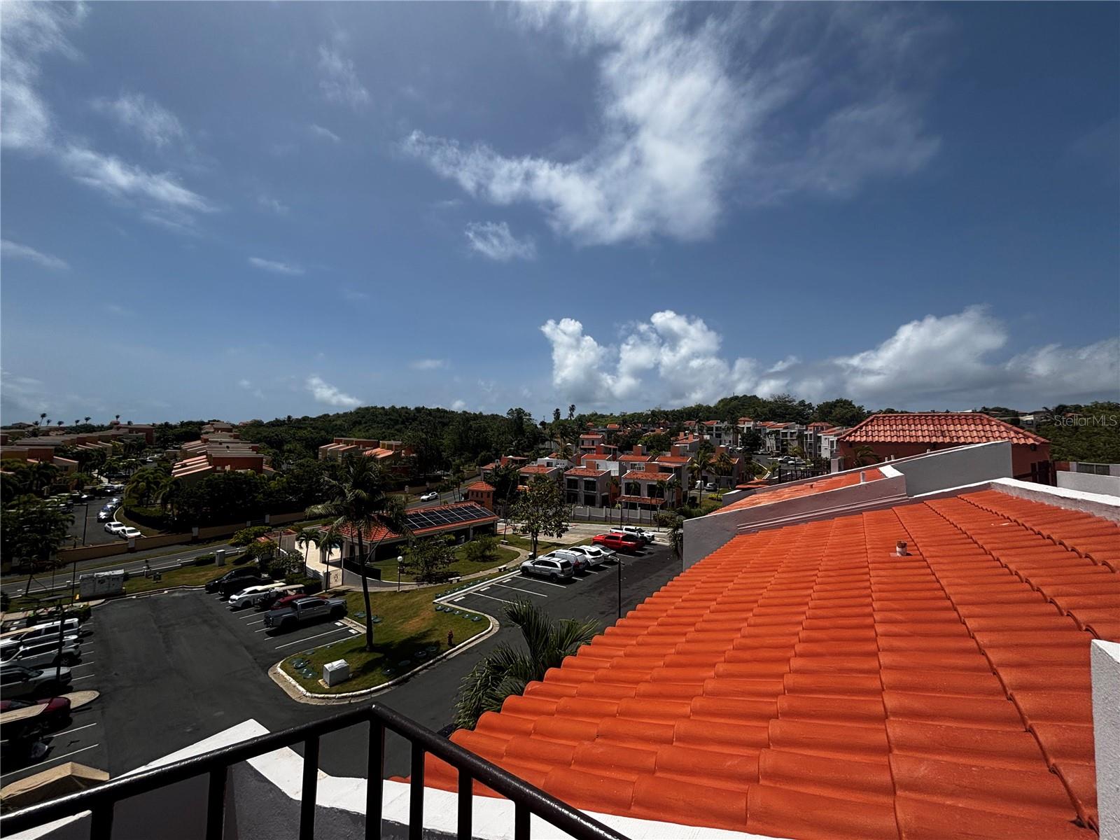CANDELERO ABAJO - Residential