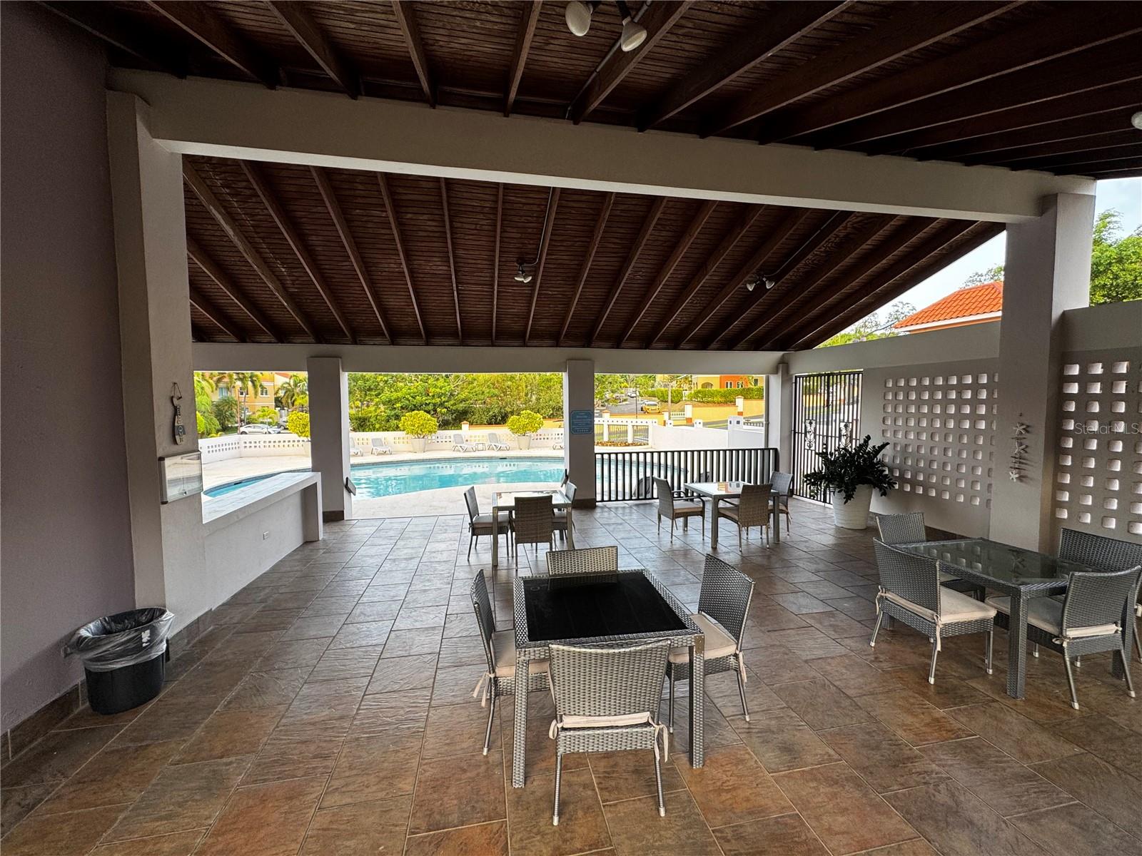 CANDELERO ABAJO - Residential