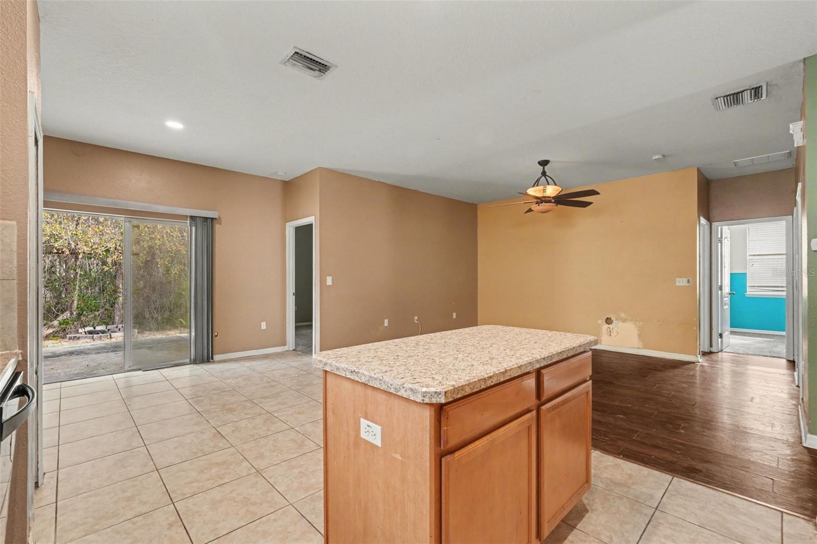 COLONY LAKES - Residential