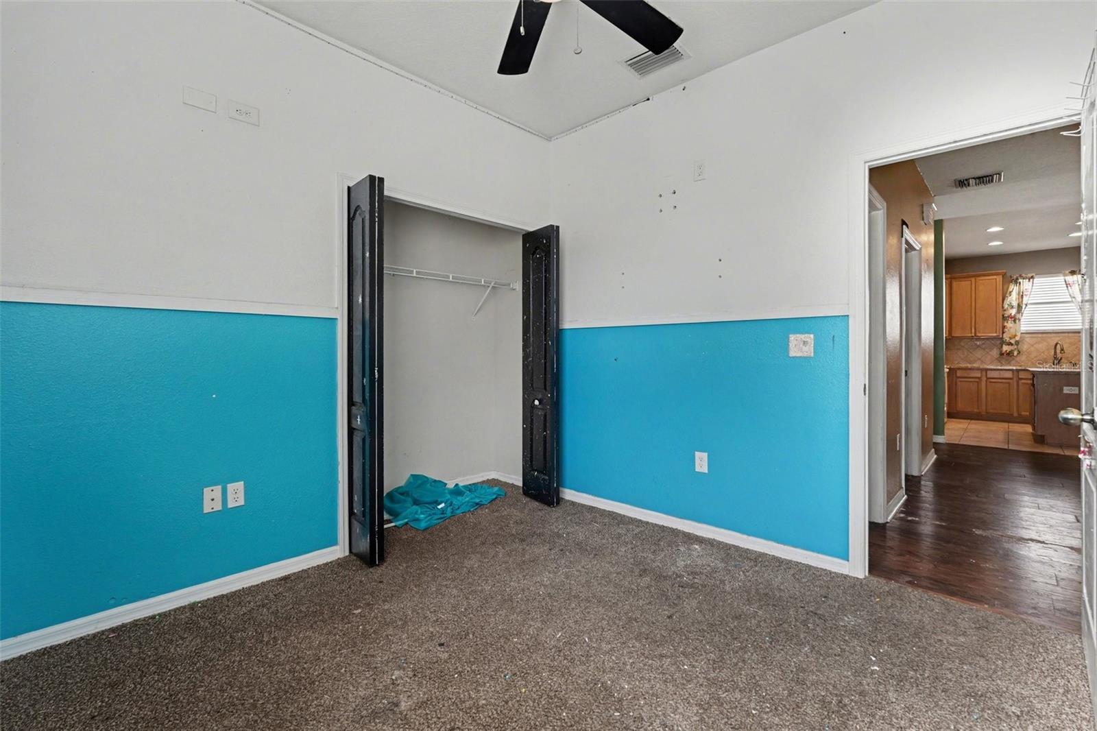 COLONY LAKES - Residential