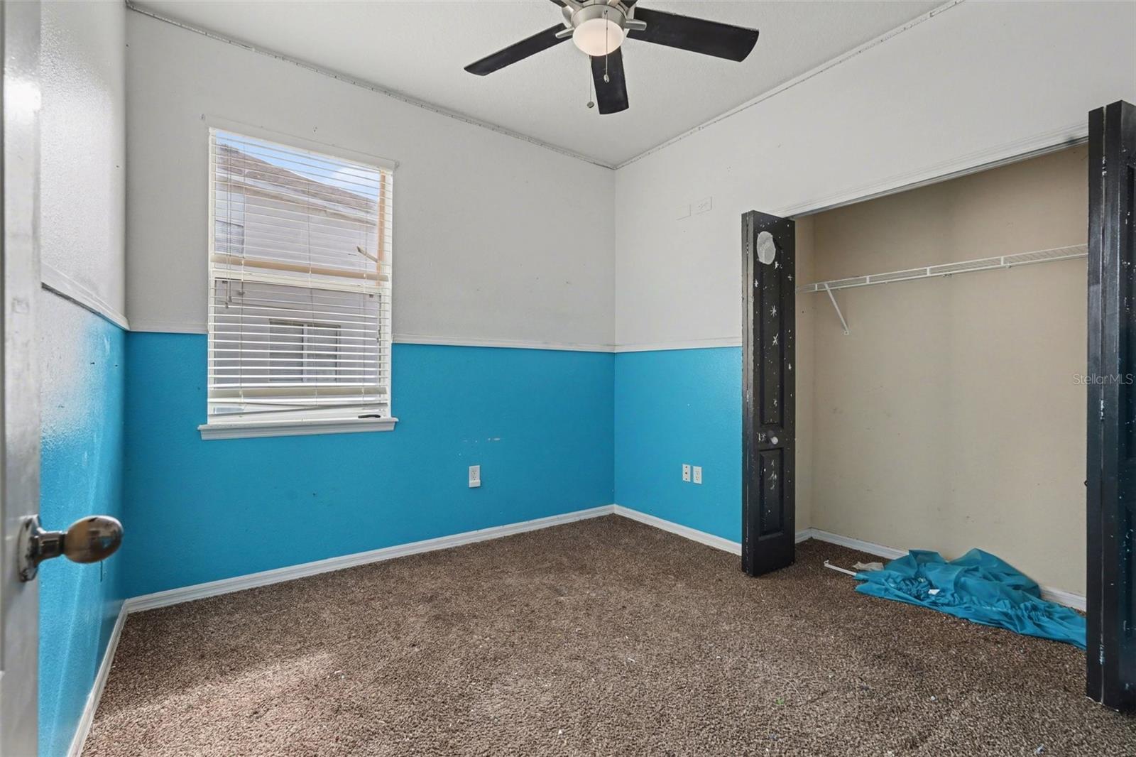 COLONY LAKES - Residential