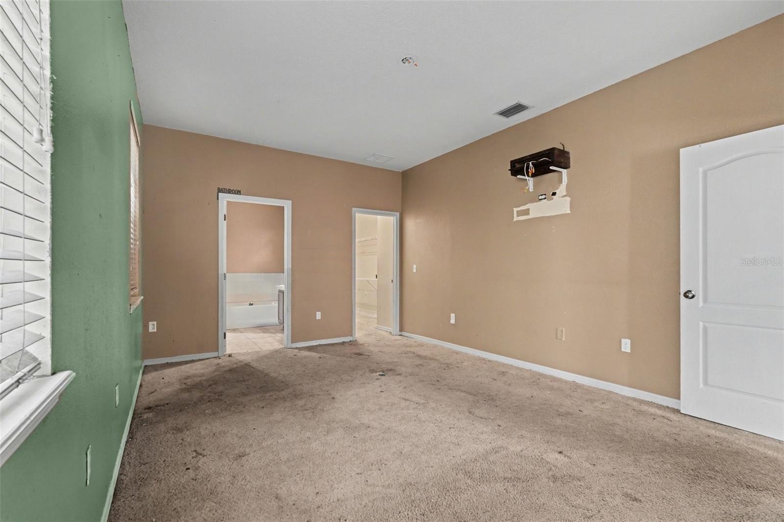 COLONY LAKES - Residential