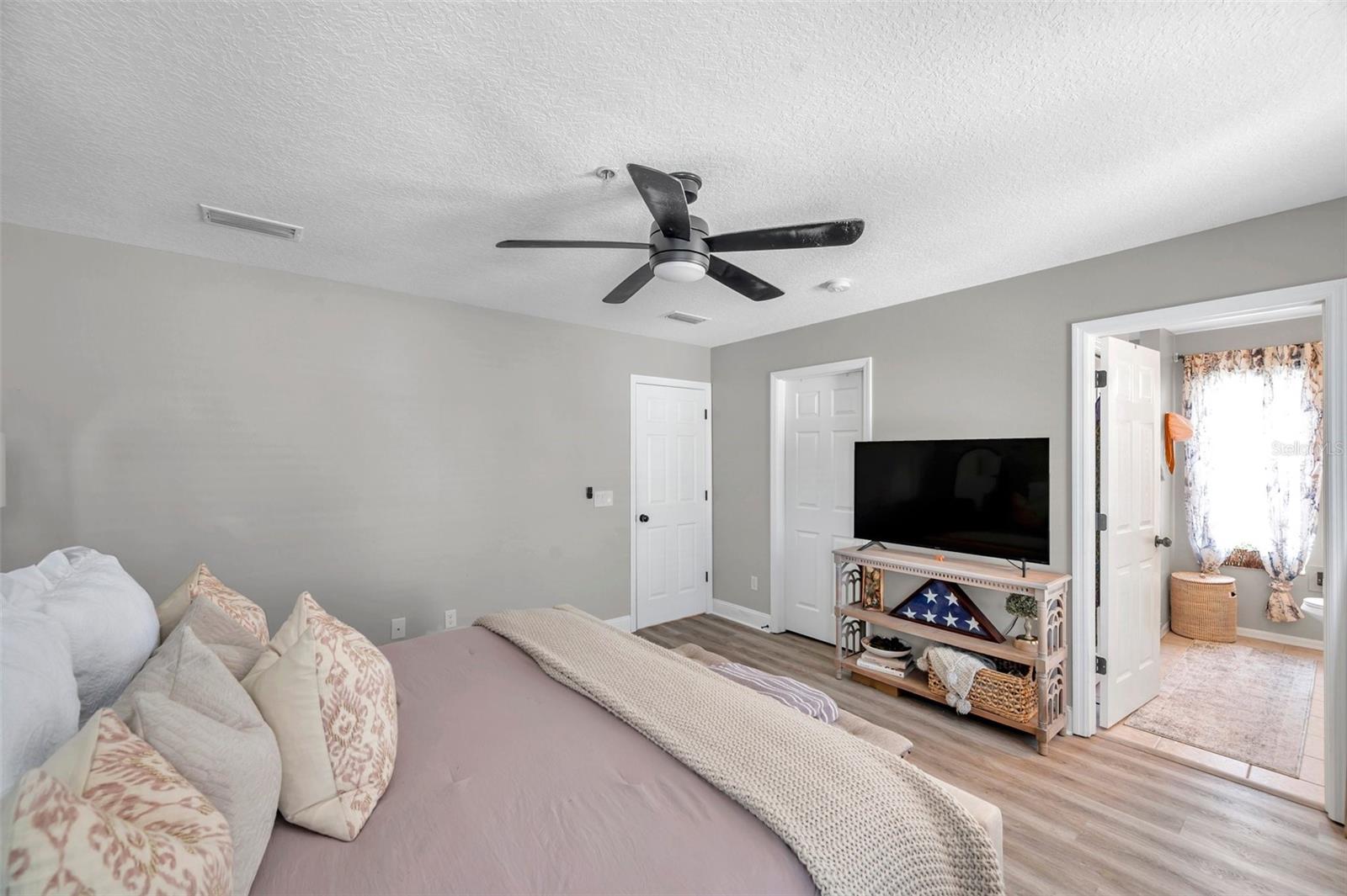 BAYOU VILLAGE - Residential Lease