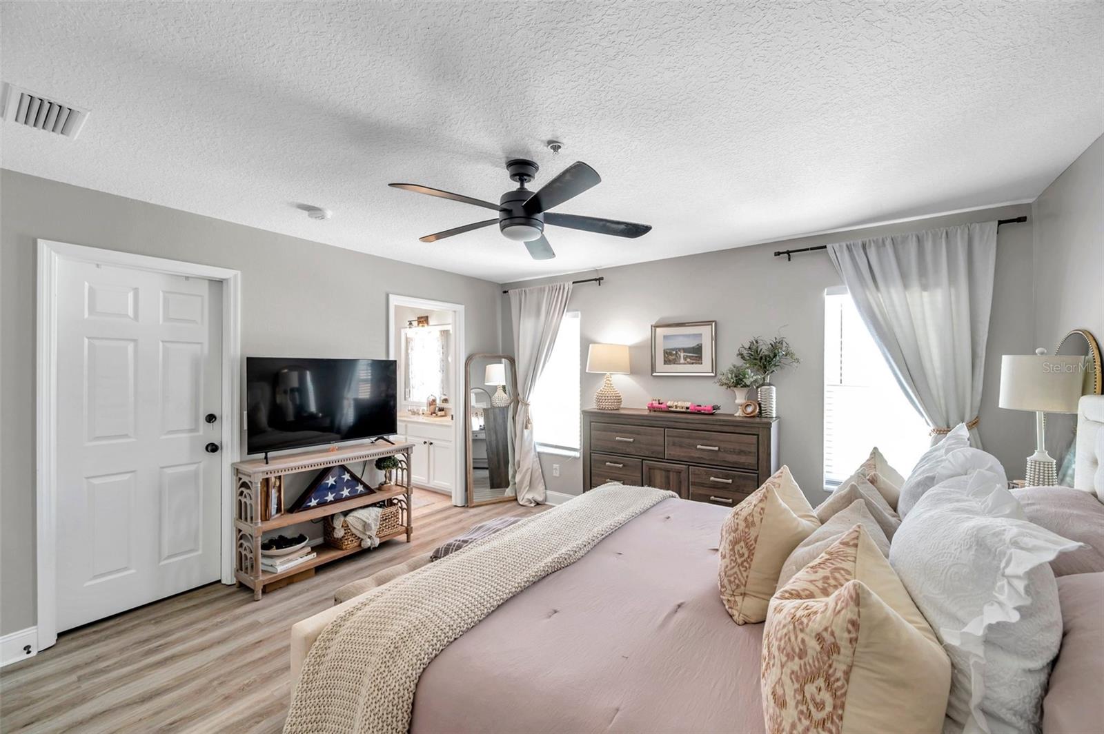 BAYOU VILLAGE - Residential Lease