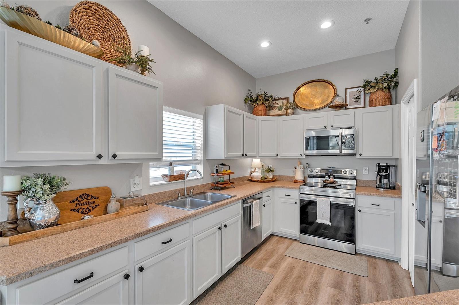 BAYOU VILLAGE - Residential Lease