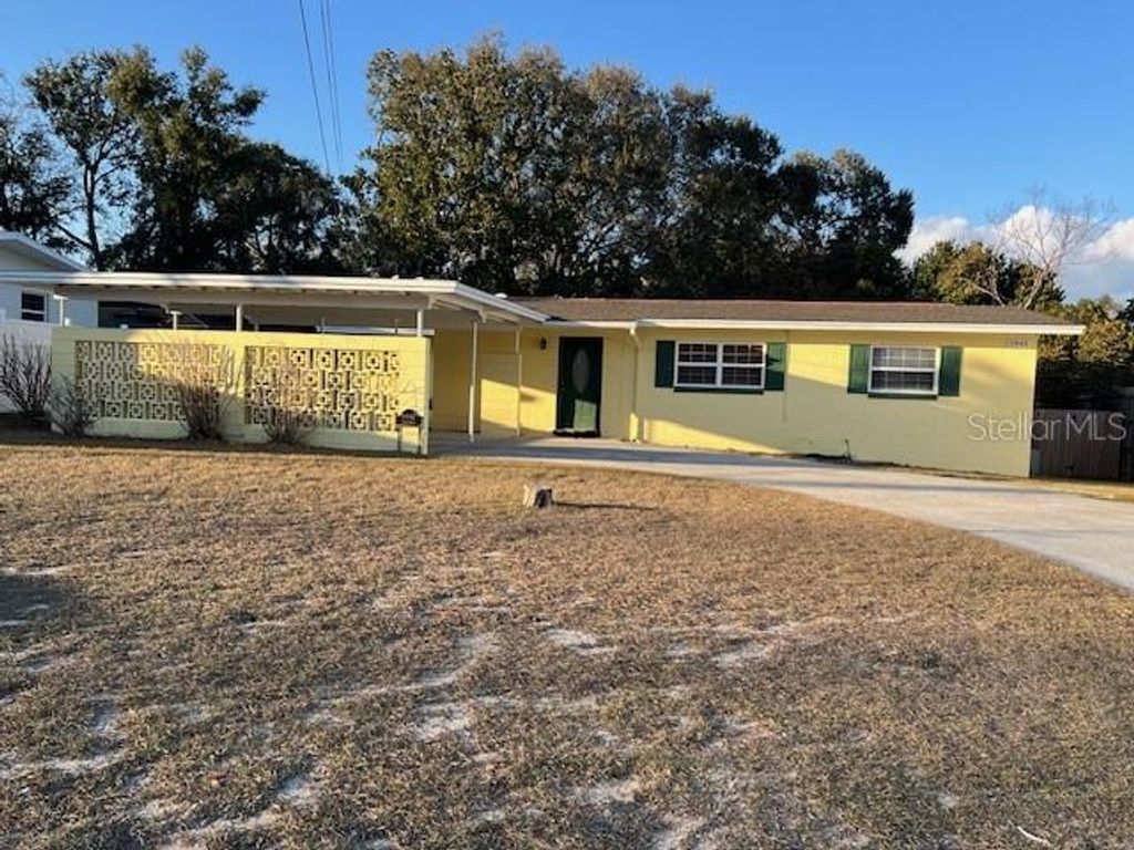 Photo of 6842 Fern Circle, Leesburg, FL 34748 (MLS # G5107841)