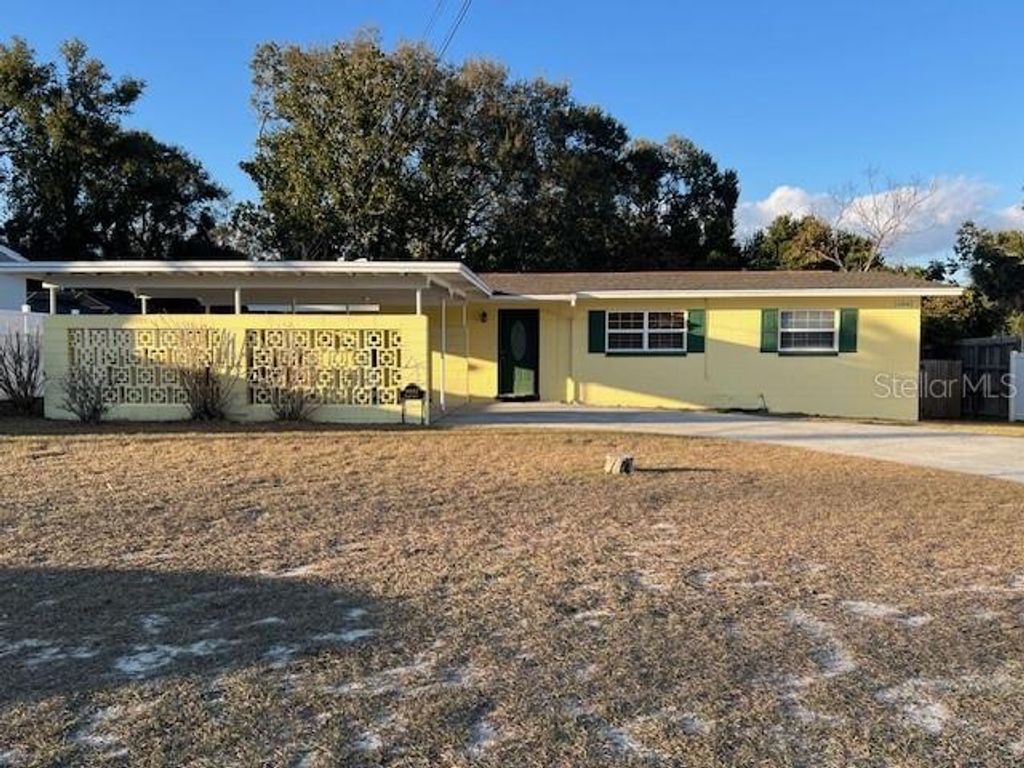 Photo of 6842 Fern Circle, Leesburg, FL 34748 (MLS # G5107841)