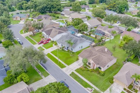 A home in VALRICO