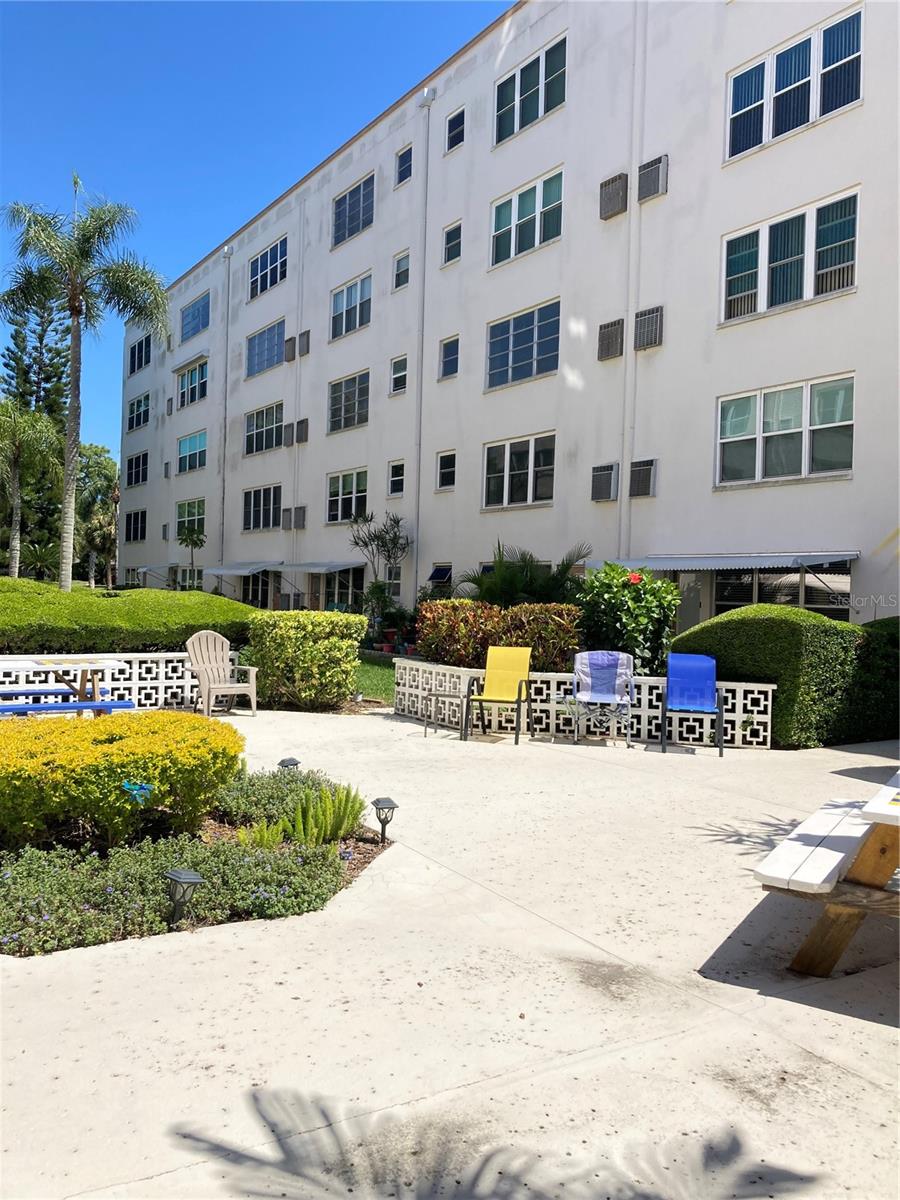 FIVE TOWNS OF ST PETE - Residential Lease