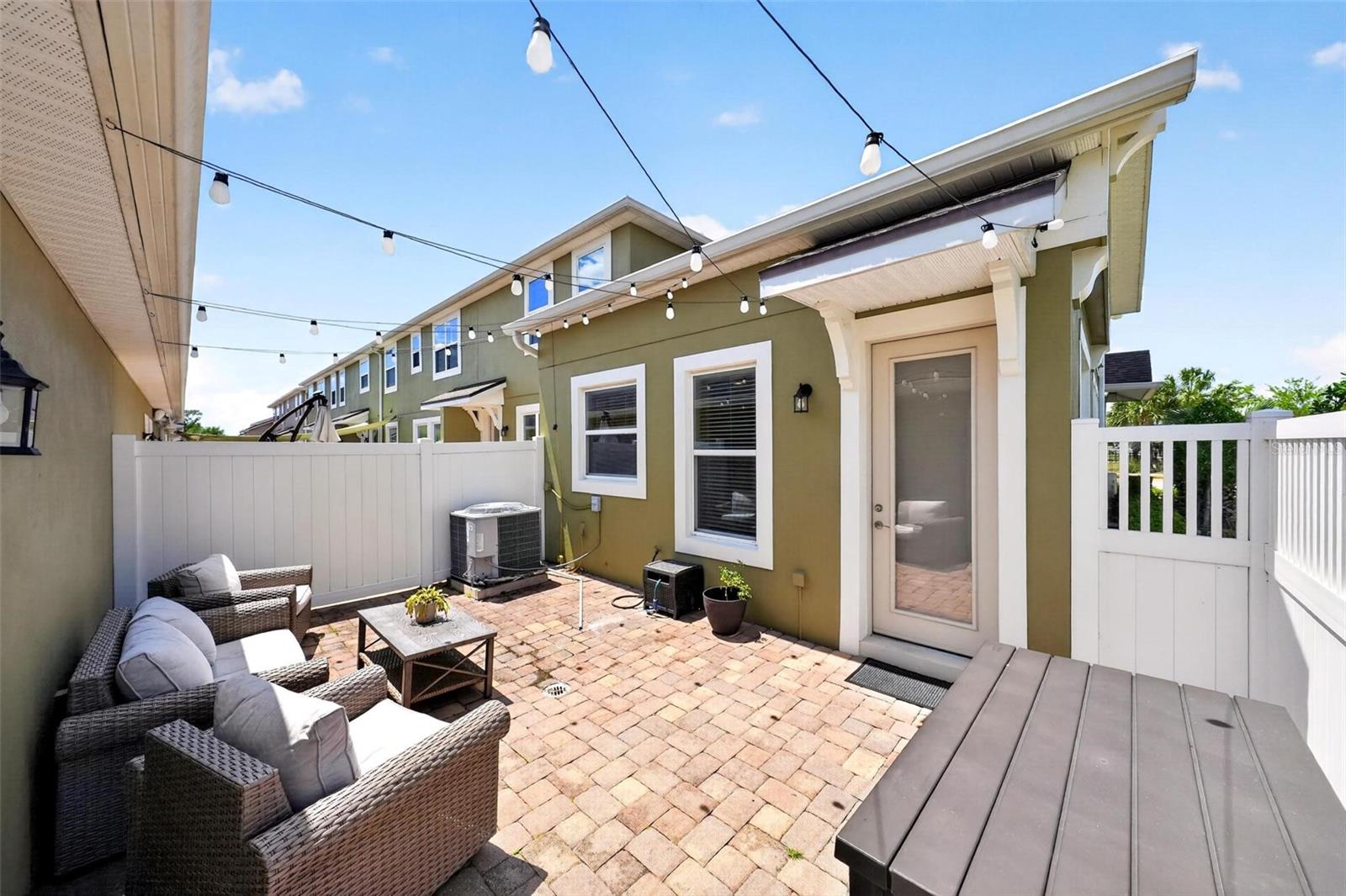 RANDAL PARK - Residential