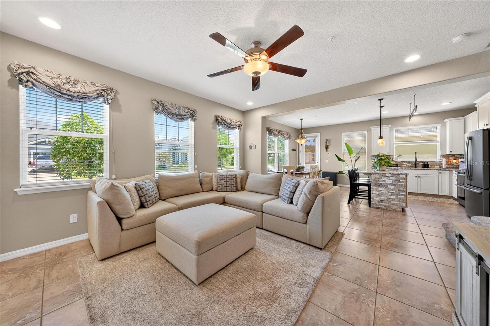 RANDAL PARK - Residential