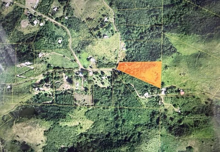 ?? **INVESTMENT OPPORTUNITY – FARM LAND IN GUAYAMA** ??

?? **Liquidation Sale – Attractive Price (OMO)**

?? Ranchos Sector, Guayama, Puerto Rico

Beautiful farm property for sale, approximately **5 cuerdas of land**, located in a ????, private area surrounded by nature. Ideal for investors, agricultural use, vacation projects, or a second home in a peaceful environment.

---

??? **Development Potential + Existing Structures**

The property includes **three concrete structures**, previously used as residential units and storage space. These structures currently require renovation, representing an excellent opportunity for rehabilitation or new development based on the buyer’s vision.

---

?? **Key Features:**
? Spacious land with great potential
? Private location surrounded by nature
? Three concrete structures with renovation potential
? Ideal for a private farm, Airbnb, retreat, or agricultural project

---

?? **Important:**
The property **does not qualify for traditional financing** due to the current condition of the structures.


? **Take advantage of this unique opportunity to acquire a high-potential property in Guayama.**