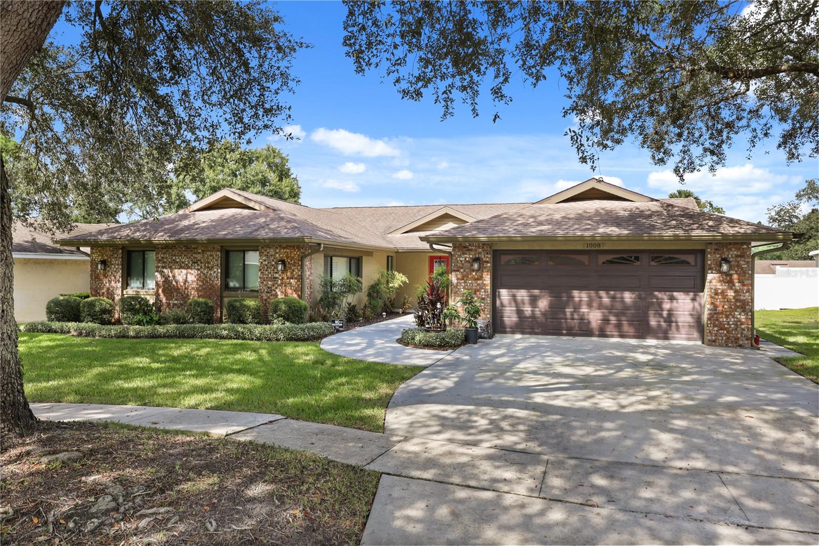 1008 FOREST CIRCLE