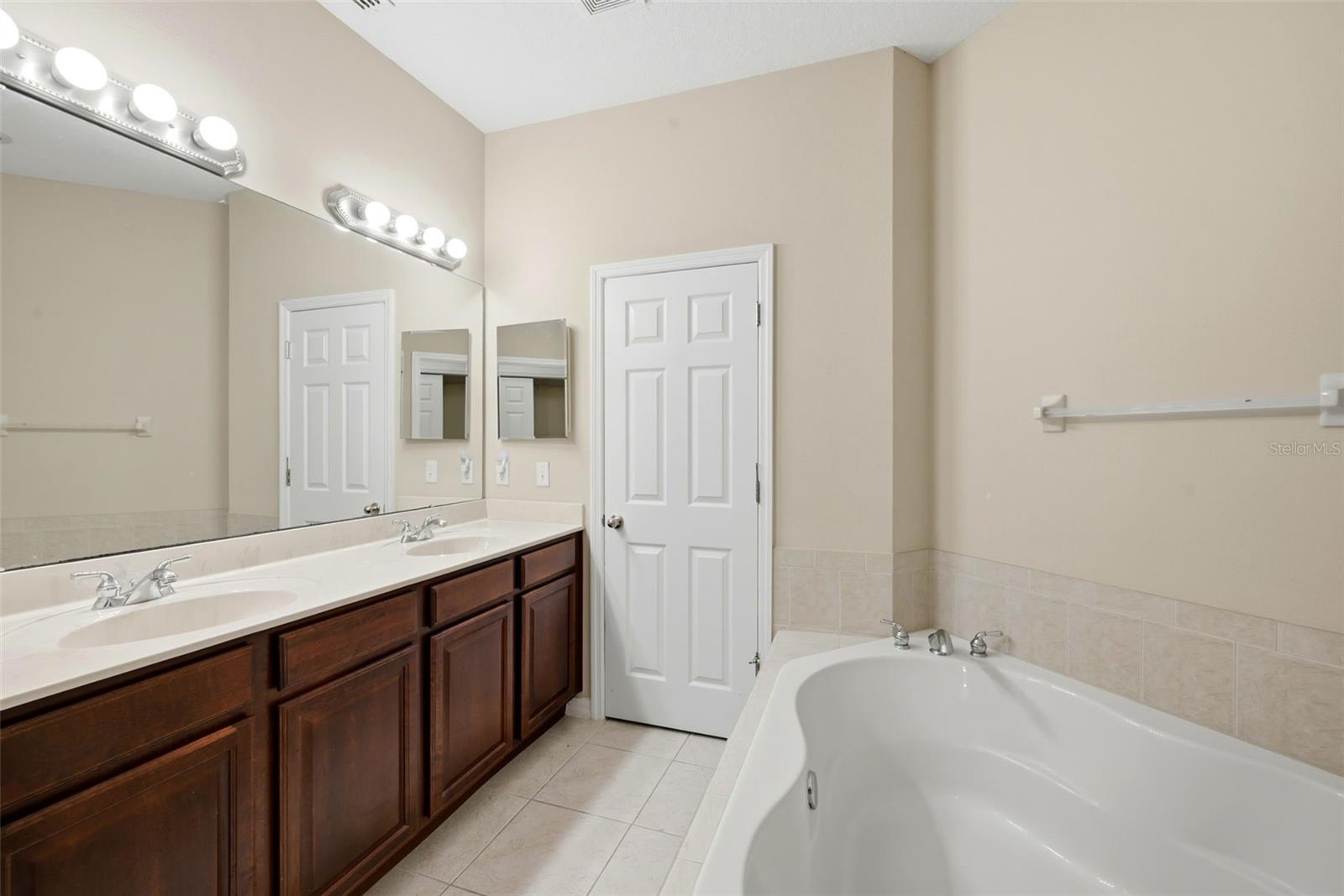 CRESTWOOD HEIGHTS - Residential