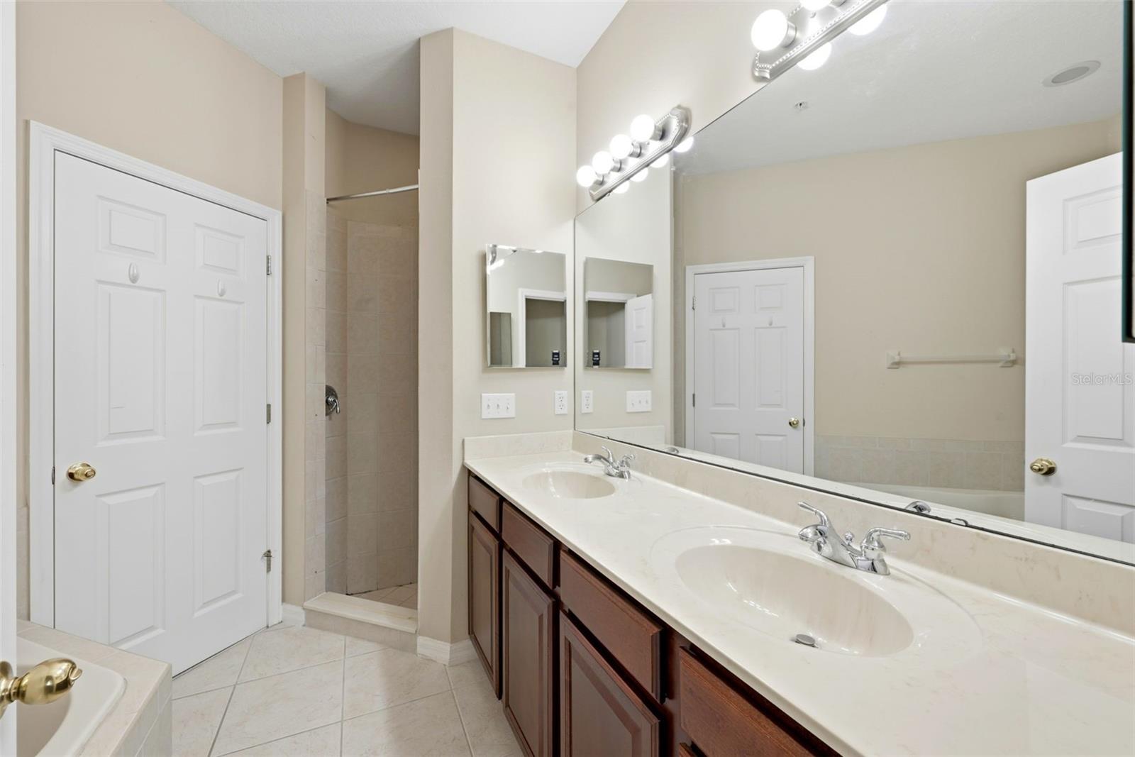 CRESTWOOD HEIGHTS - Residential