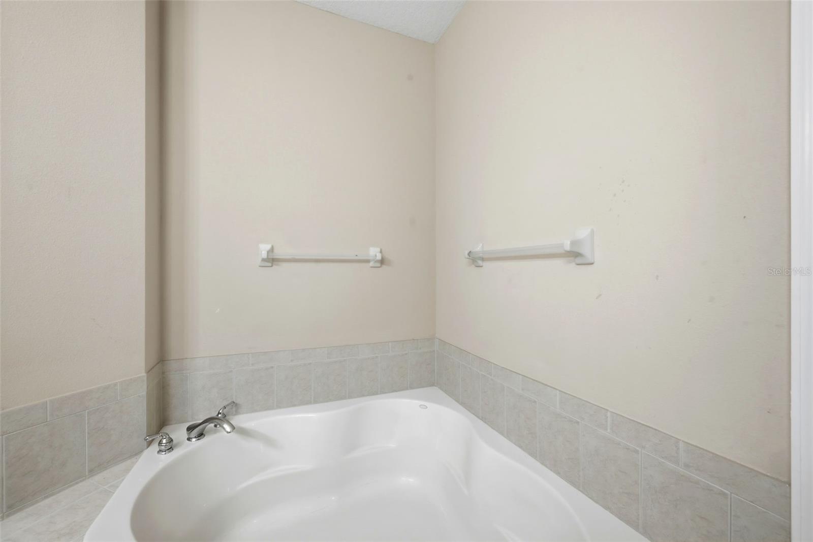 CRESTWOOD HEIGHTS - Residential