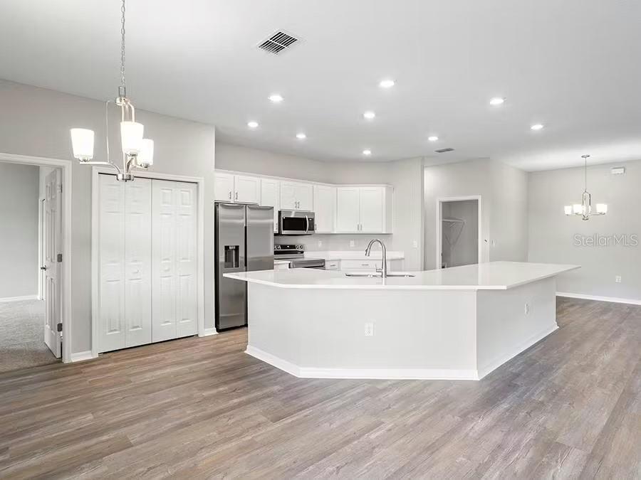 MARION OAKS - Residential