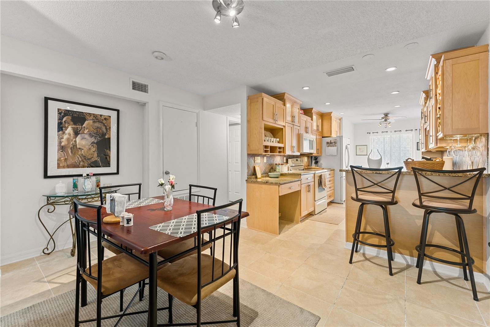 HIDDEN BAY VILLAS CONDO - Residential