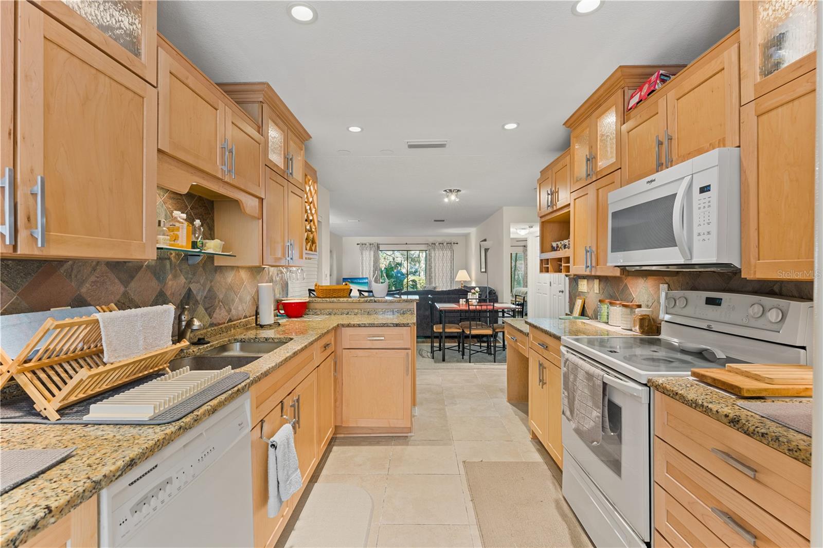 HIDDEN BAY VILLAS CONDO - Residential