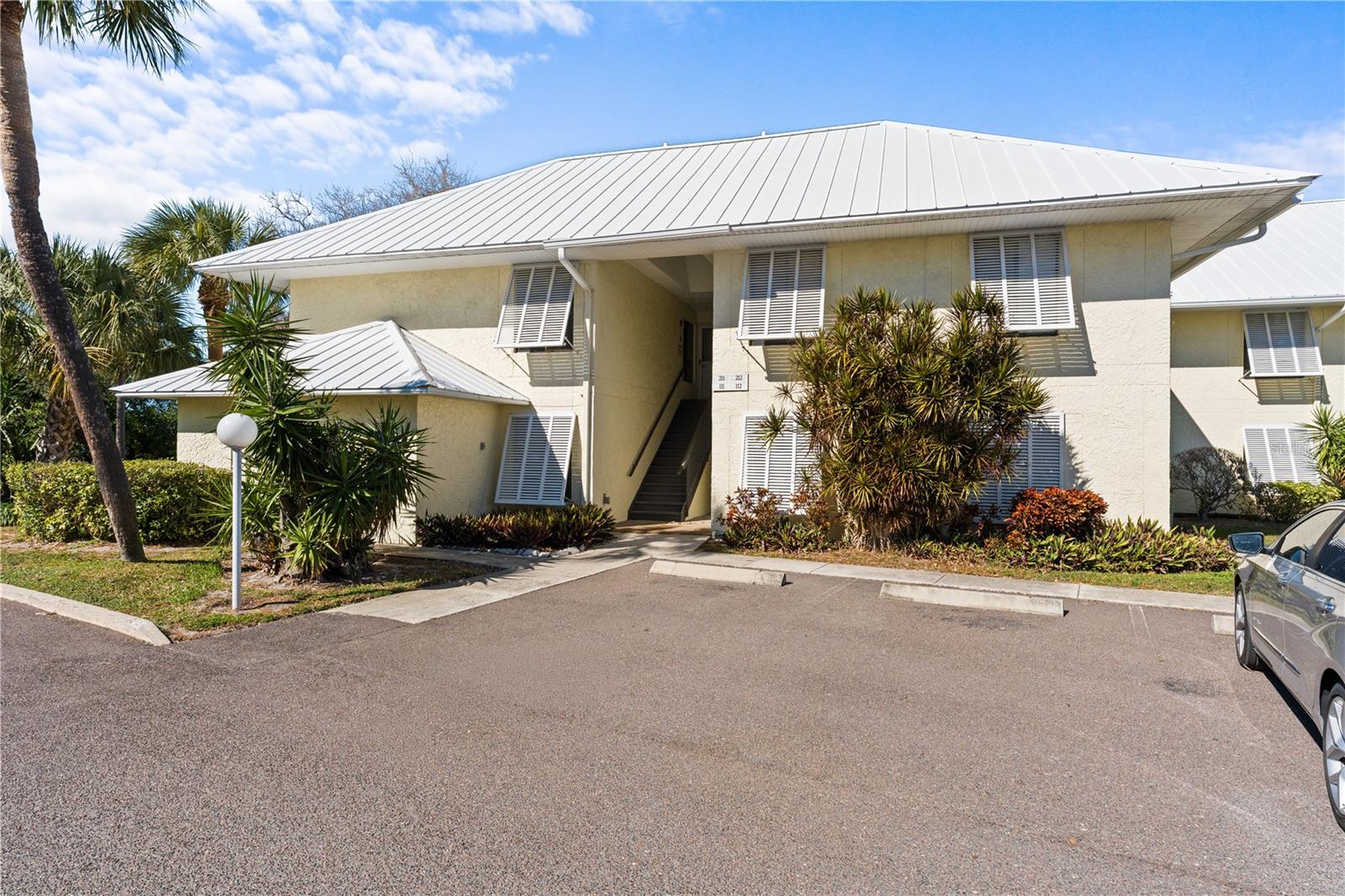 7310 SUNSHINE SKYWAY LANE S 112