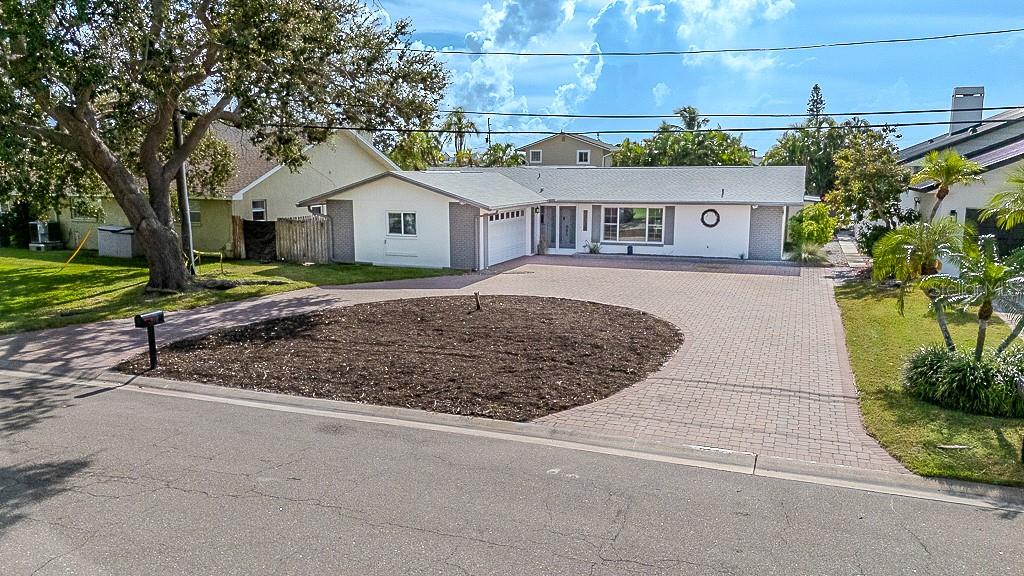 CAPRI ISLE - Residential