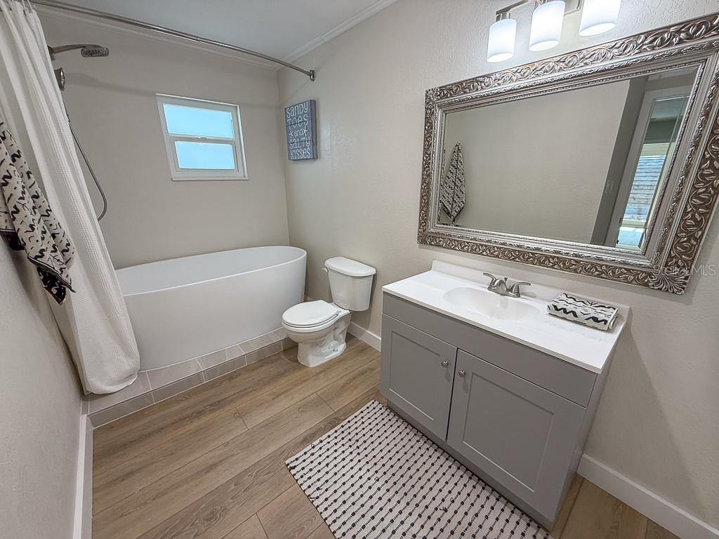 CAPRI ISLE - Residential