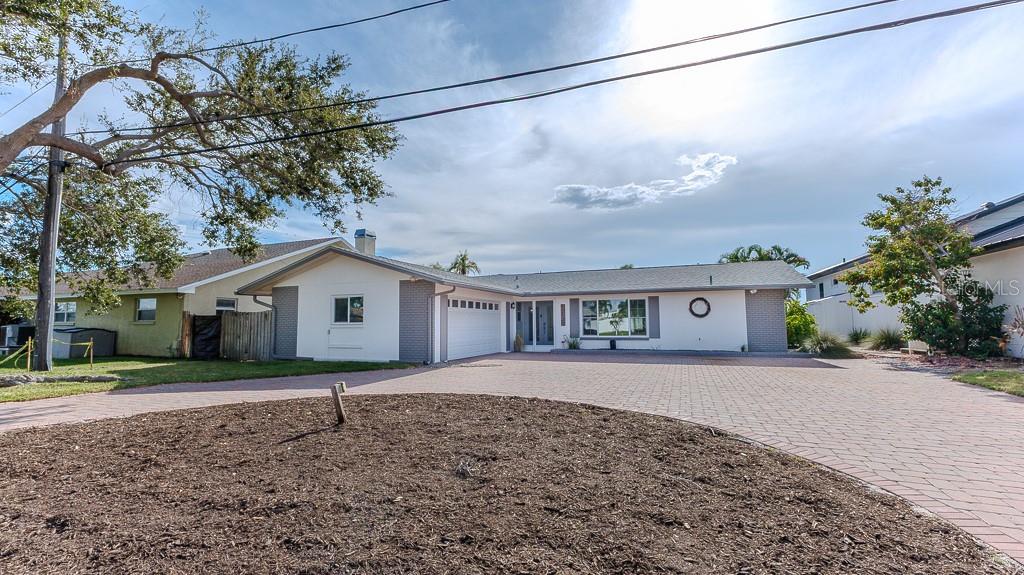 CAPRI ISLE - Residential