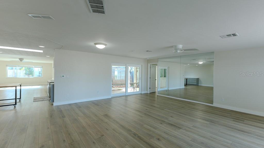CAPRI ISLE - Residential
